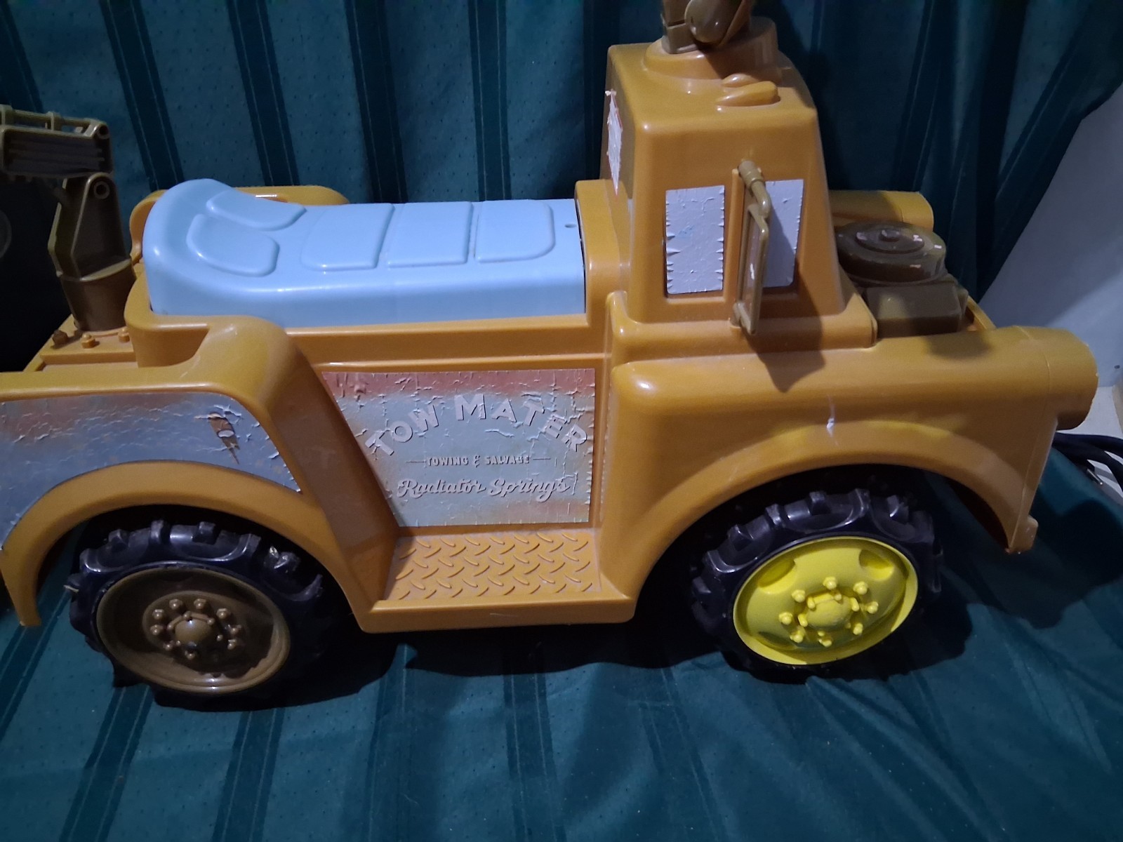 Disney Pixar Cars Tow Mater 6V Battery Powered Ride On WP729