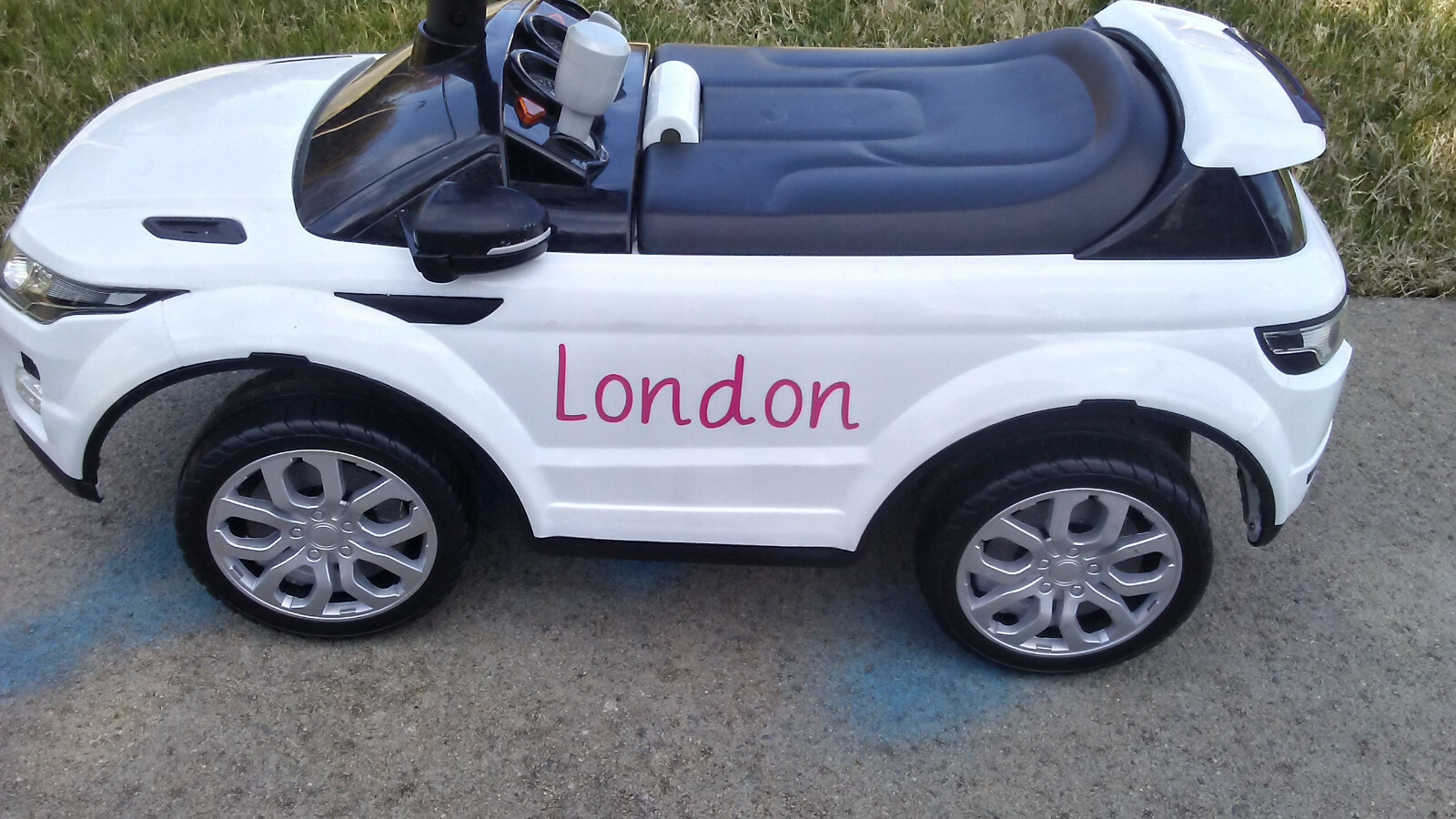 Land Rover Evoque Ride-On Range Rover Push Car White Jeep 28.5″ Long
