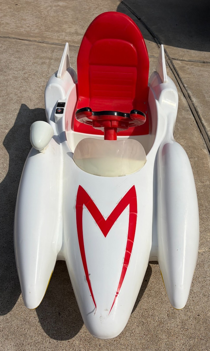 Speed Racer MACH 5, 6 volt WITH BOX electric ride on car new battery 2008 works!