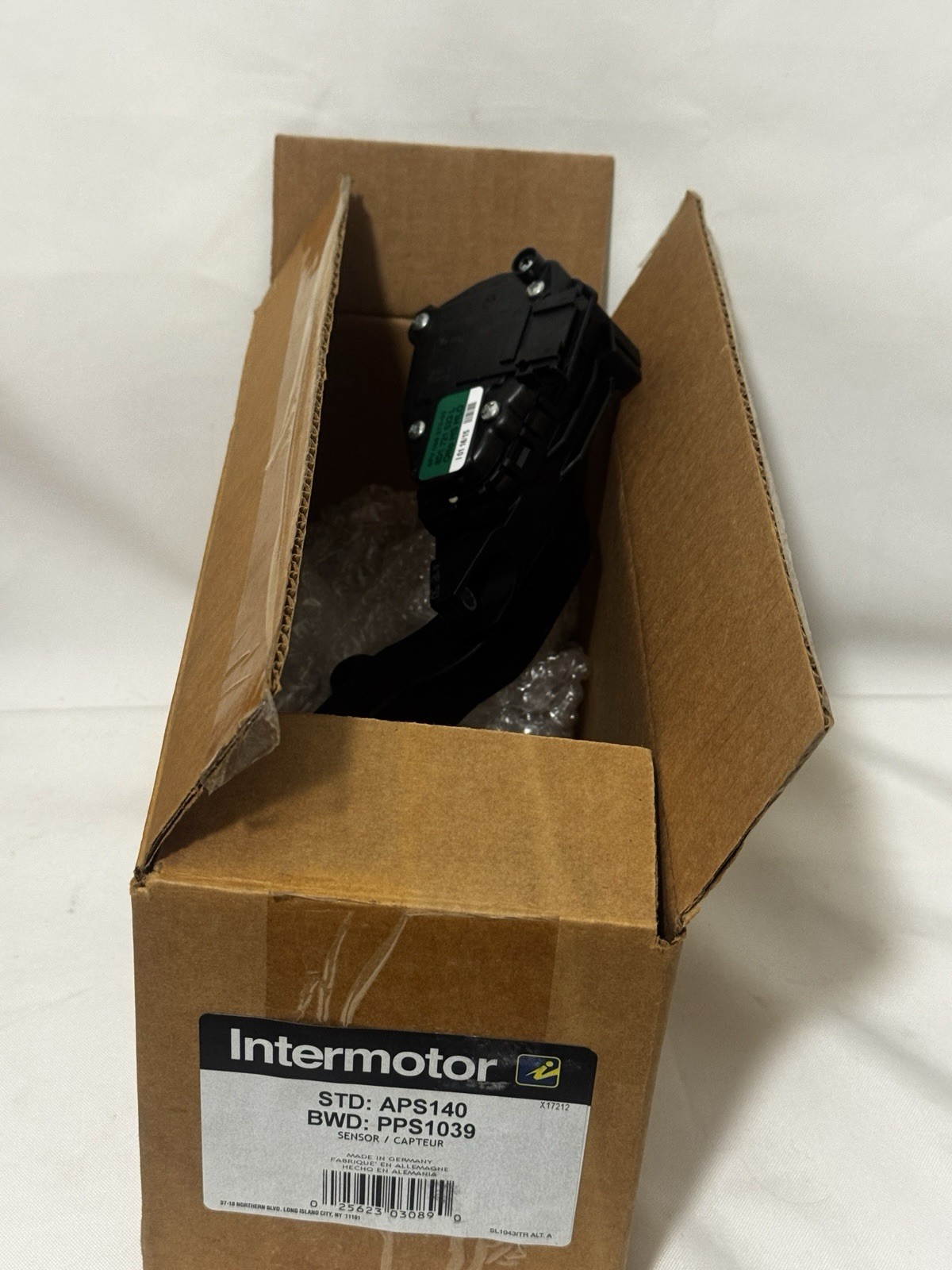 Standard Motor Products Accelerator Pedal Sensor – APS140 PPS1039