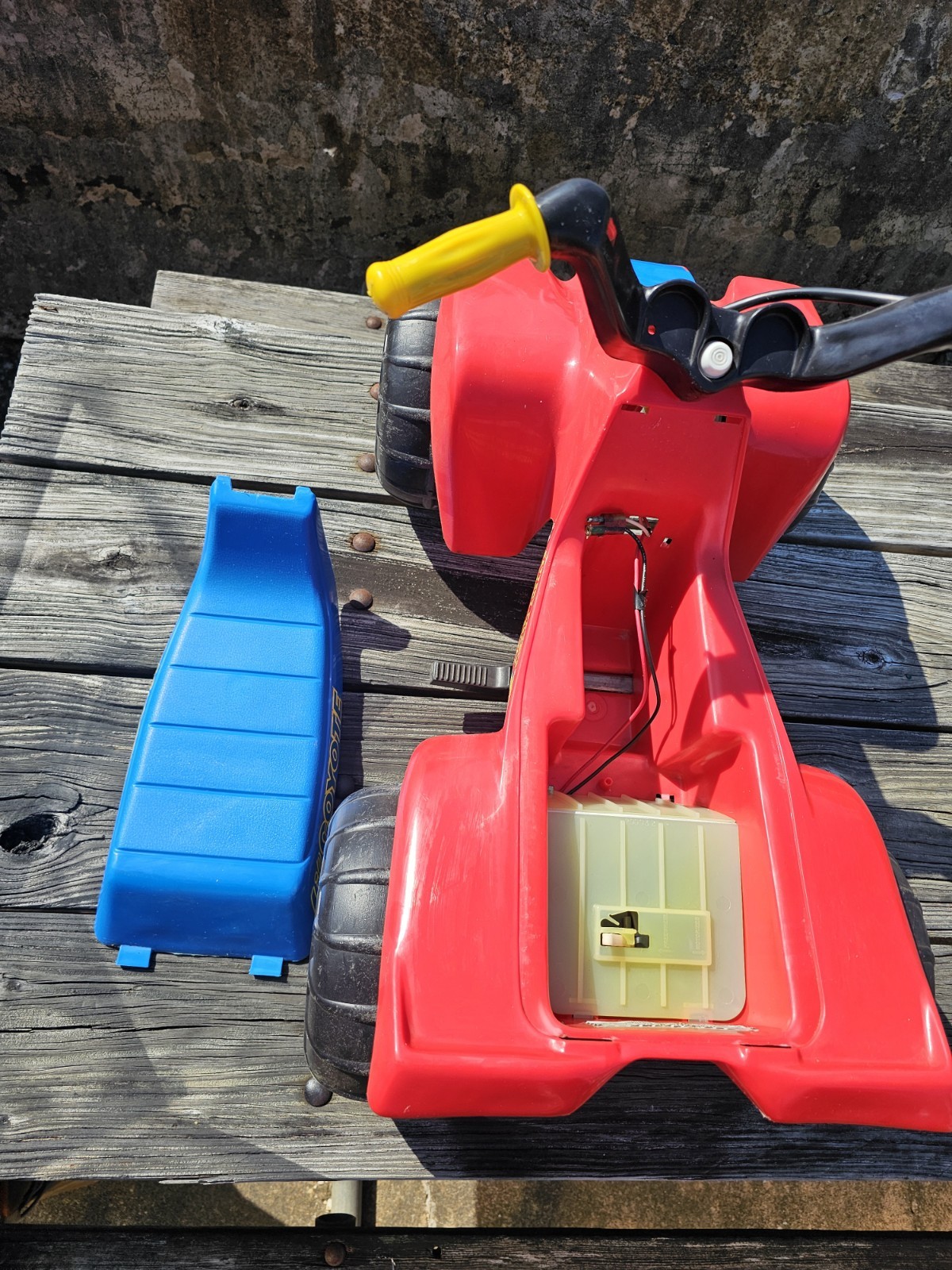 RARE! VINTAGE! 1989 Power Wheels Lil Coyote 6v Battery Operated Ride-On Toy
