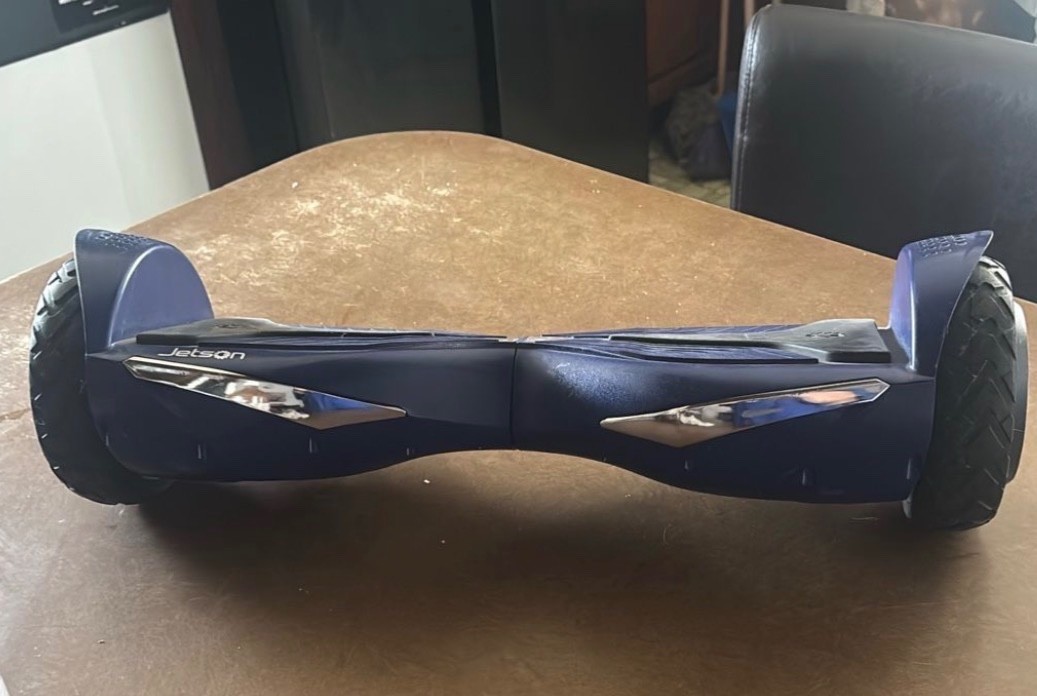 Hoverboared! Lights Up And Changes Colors! Charger Is Unfortunately NOT Included