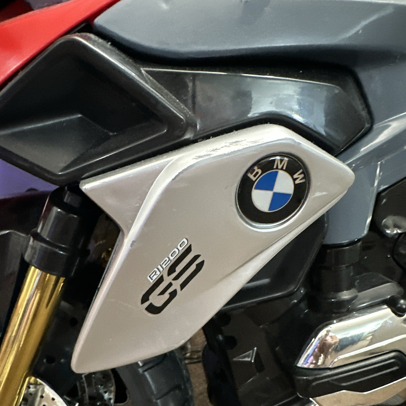 Rollplay BMW R1200 GS BMR200 Battery Powered Ride-On Toy Motorcycle