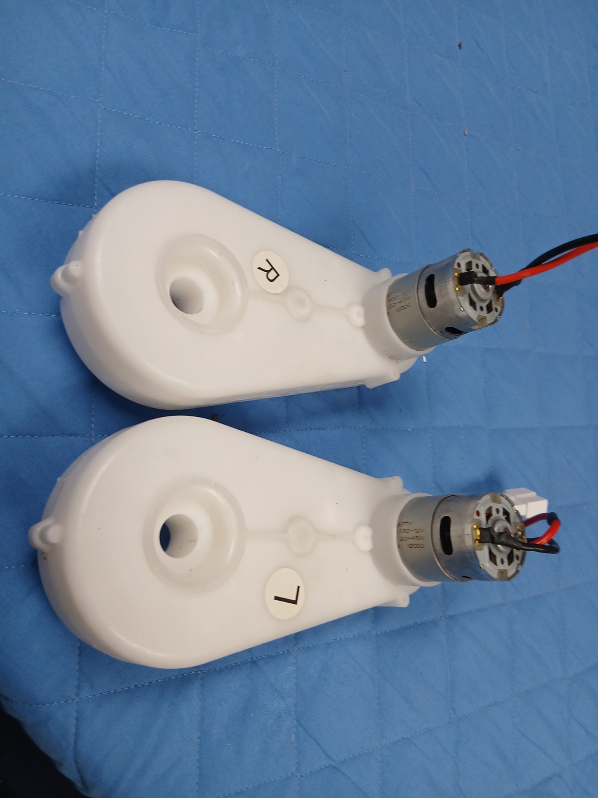 CAN-AM 4 WHEELER QUAD ELECTRIC RIDE-ON TY6537 RIGHT AND LEFT MOTORS PLUG 550 12V