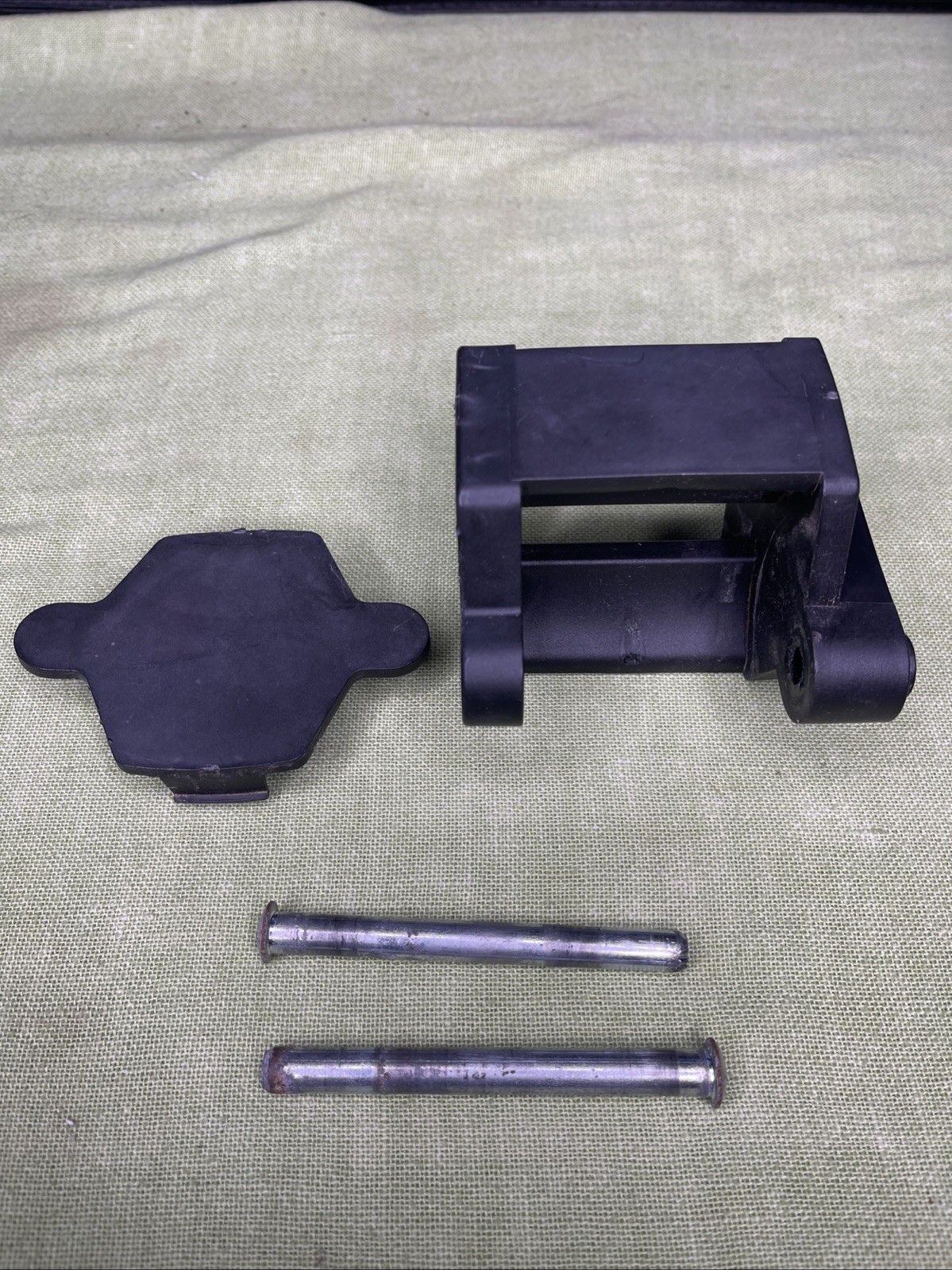Peg Perego Thomas Train Ride On Track Coupler Hitch Pins Coal Car Connector