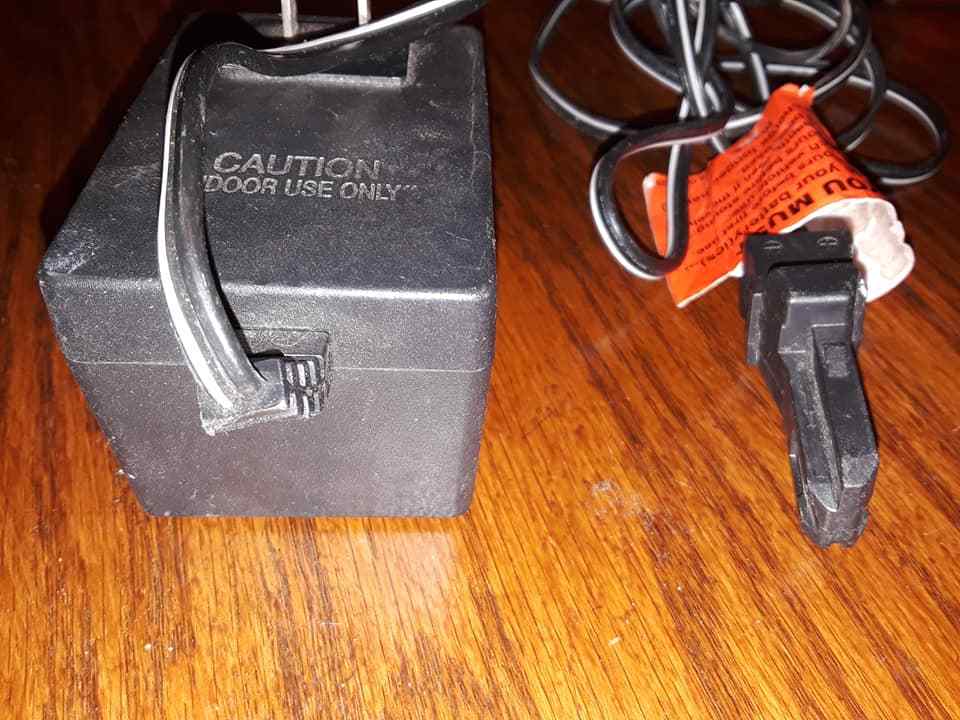 Power Wheels 12V dc 1.2A Class II Battery Charger Model C-1215O – No 00801-0972