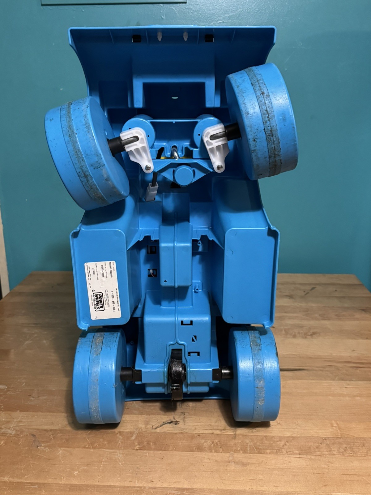 Thomas and Friends 6V Ride-On Train with Track Fisher-Price Power Wheels