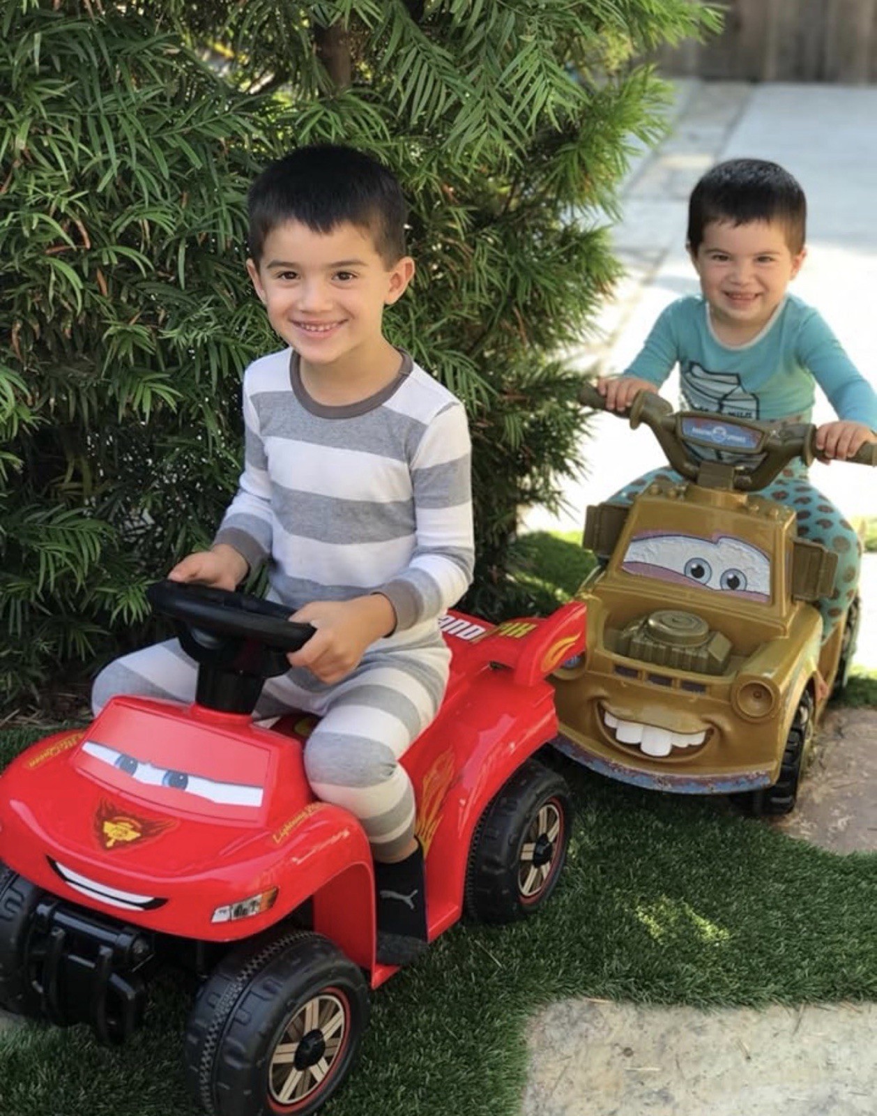 Disney Pixar Cars Lightning McQueen 6V Toddler Quad Ride On