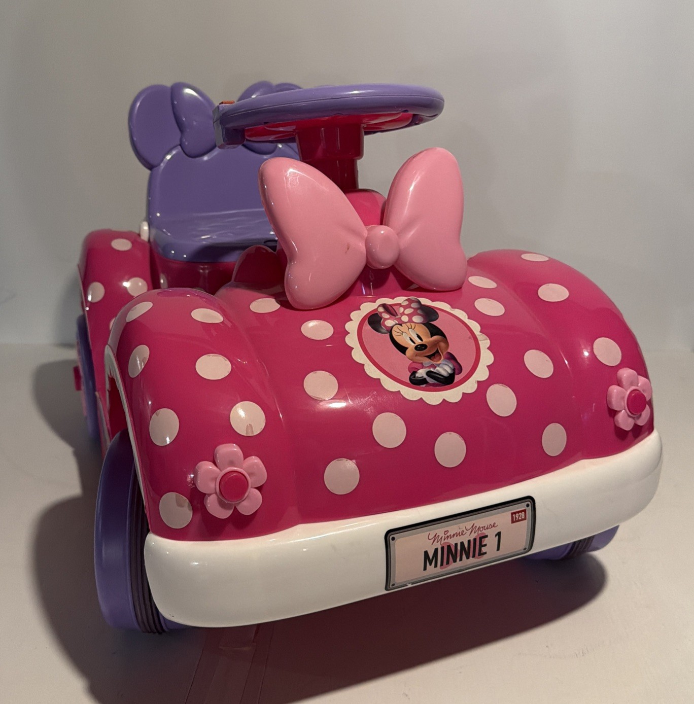 Minnie Mouse 6V Mobile Bakery Car Ride-On Disney Toy charger included ￼