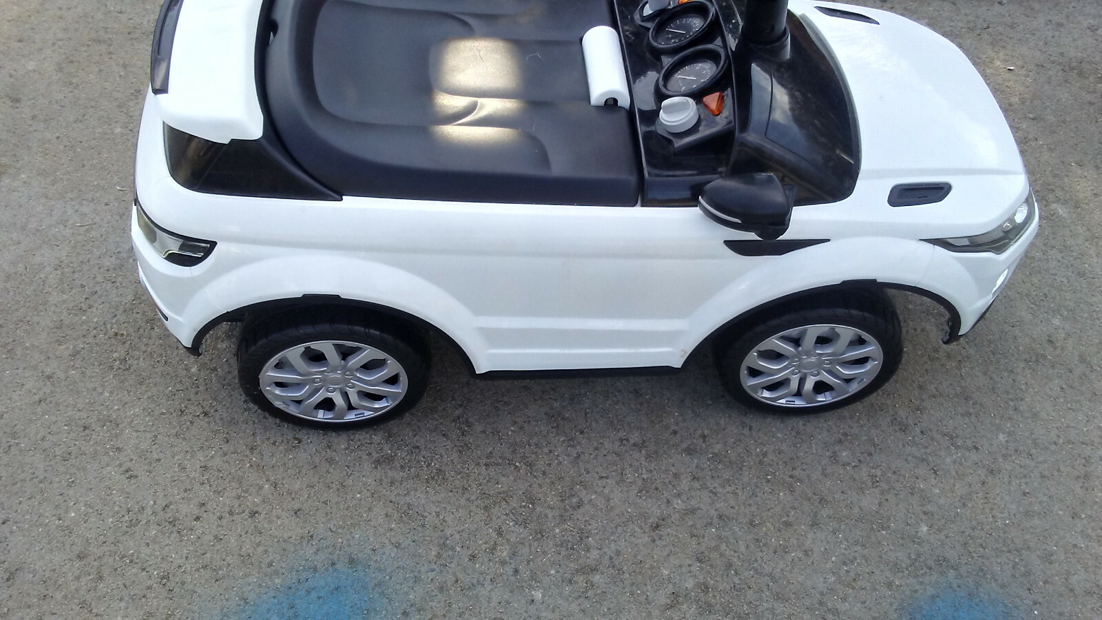 Land Rover Evoque Ride-On Range Rover Push Car White Jeep 28.5″ Long