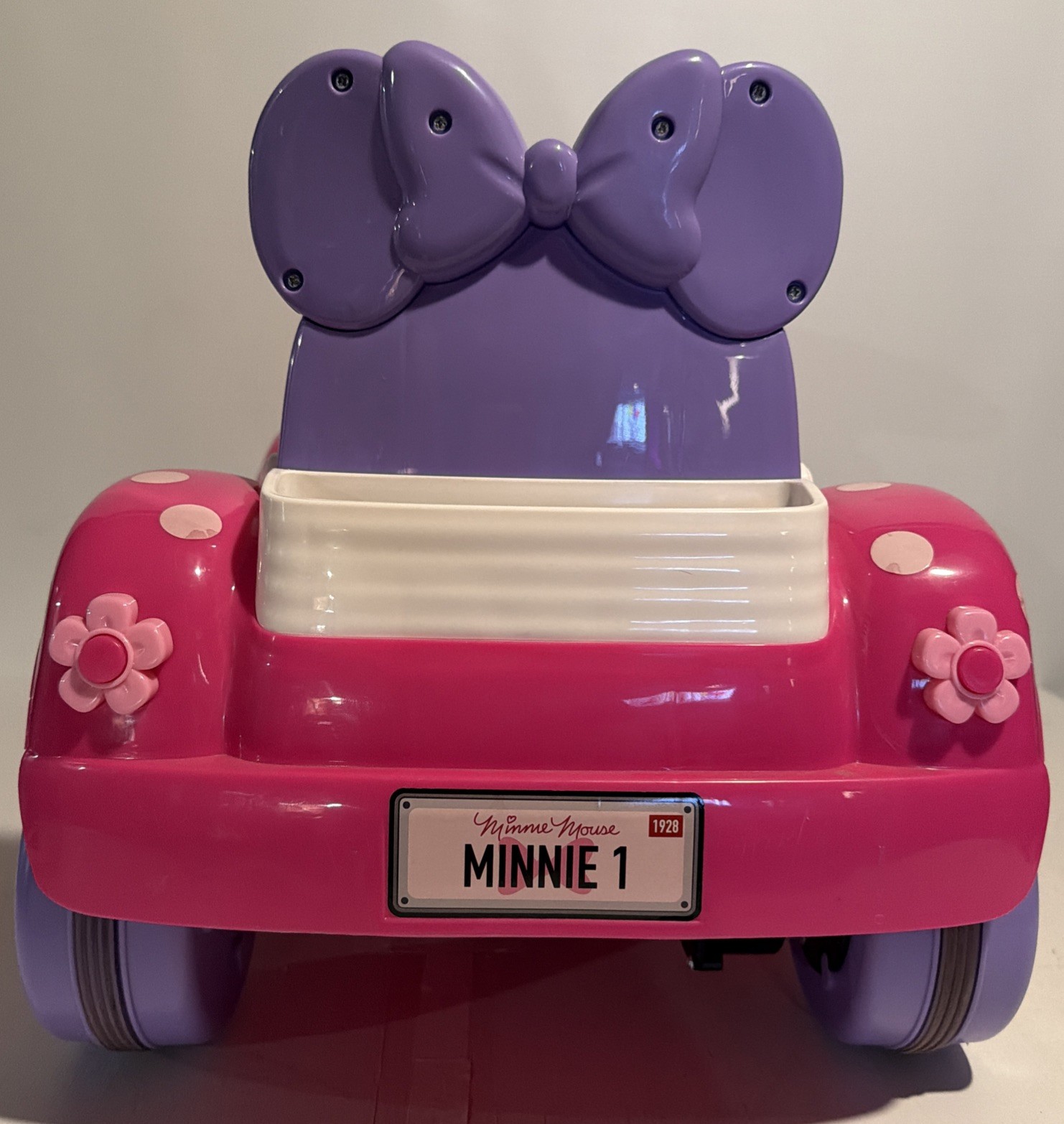 Minnie Mouse 6V Mobile Bakery Car Ride-On Disney Toy charger included ￼