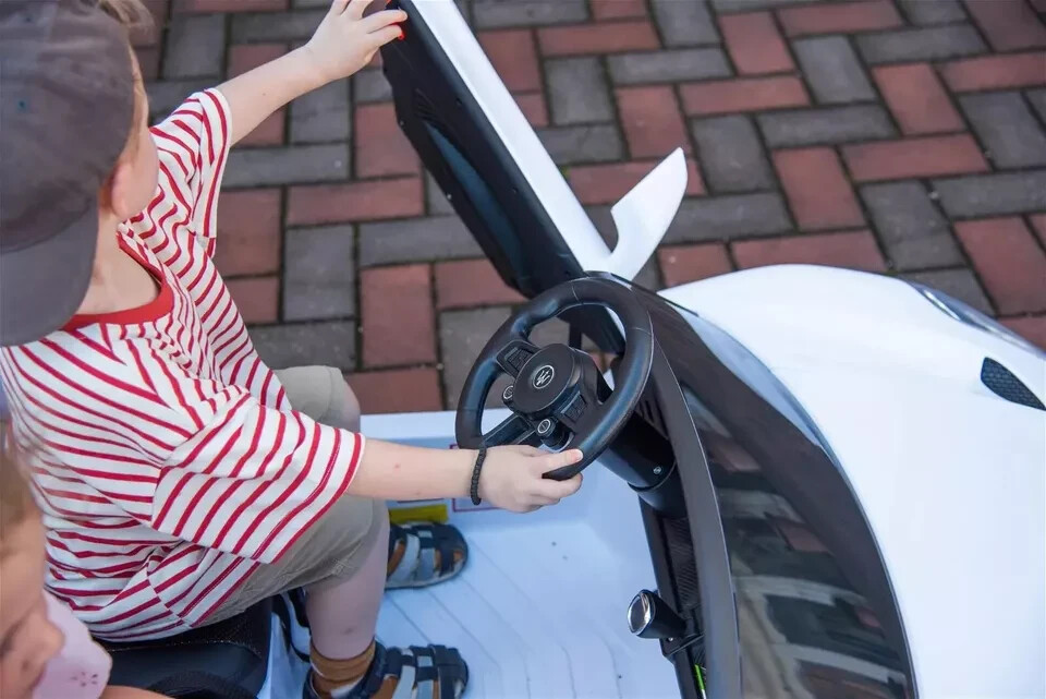 Freddo 4×4 Maserati MC20 2 Seater Ride on Car for Kids (White)