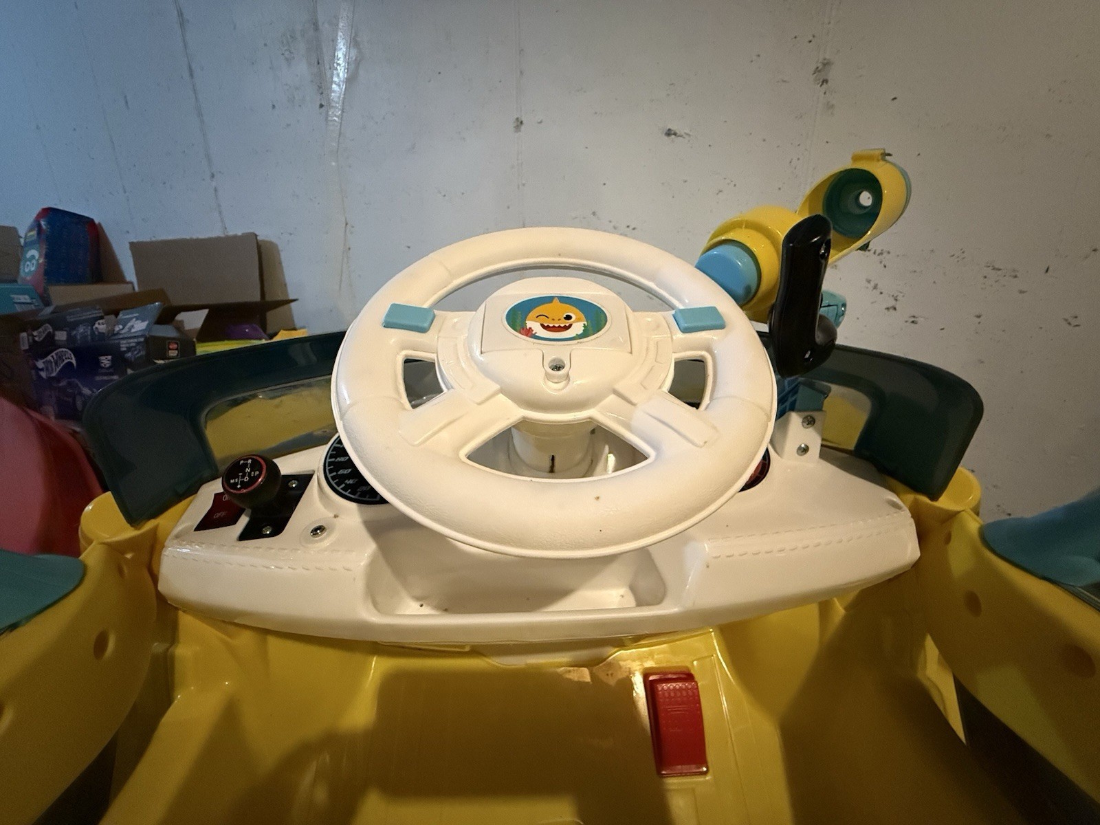 Baby Shark 6V Super Car, Electric powered, rechargeable.
