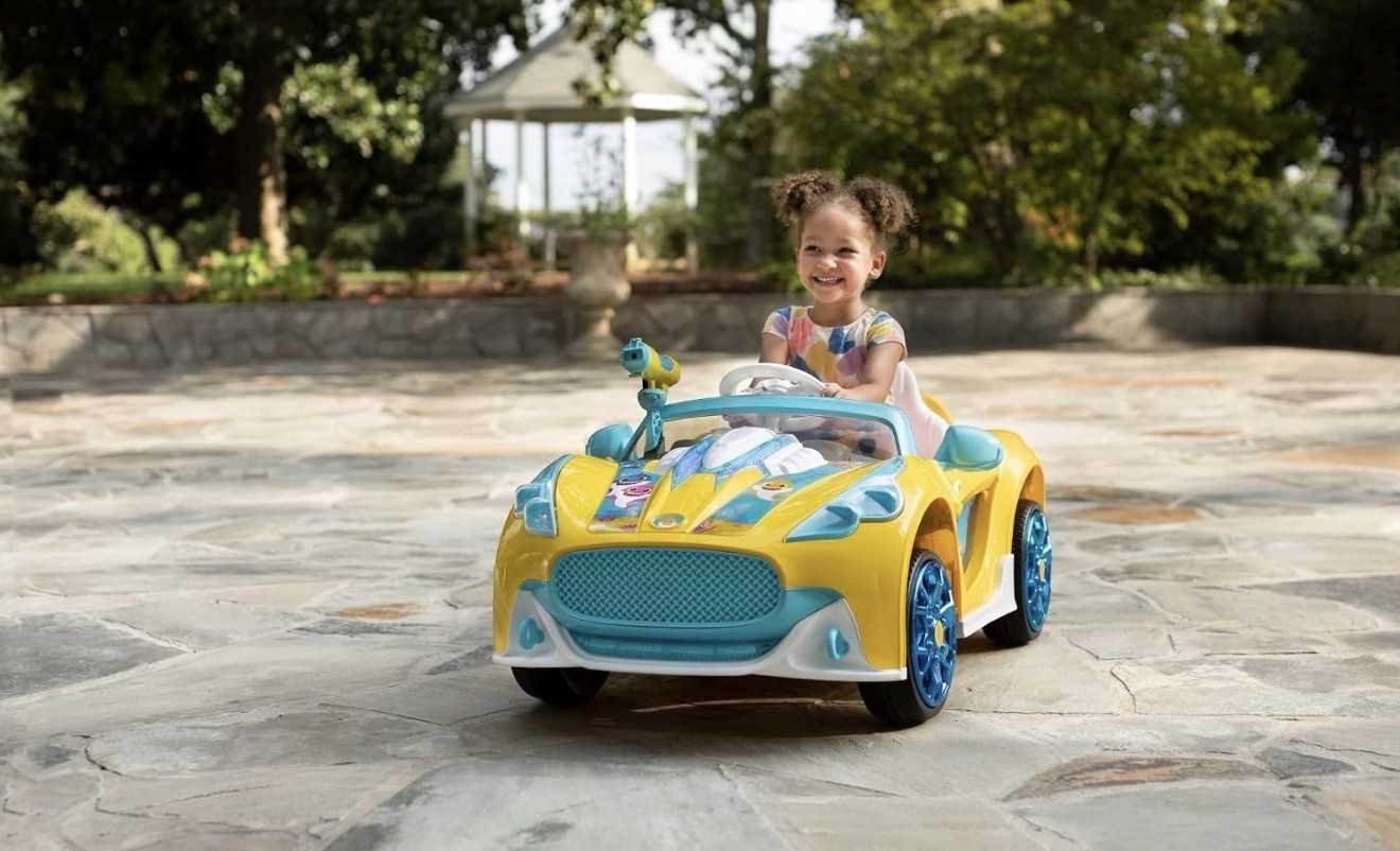 Baby Shark 6V Super Car, Electric powered, rechargeable.