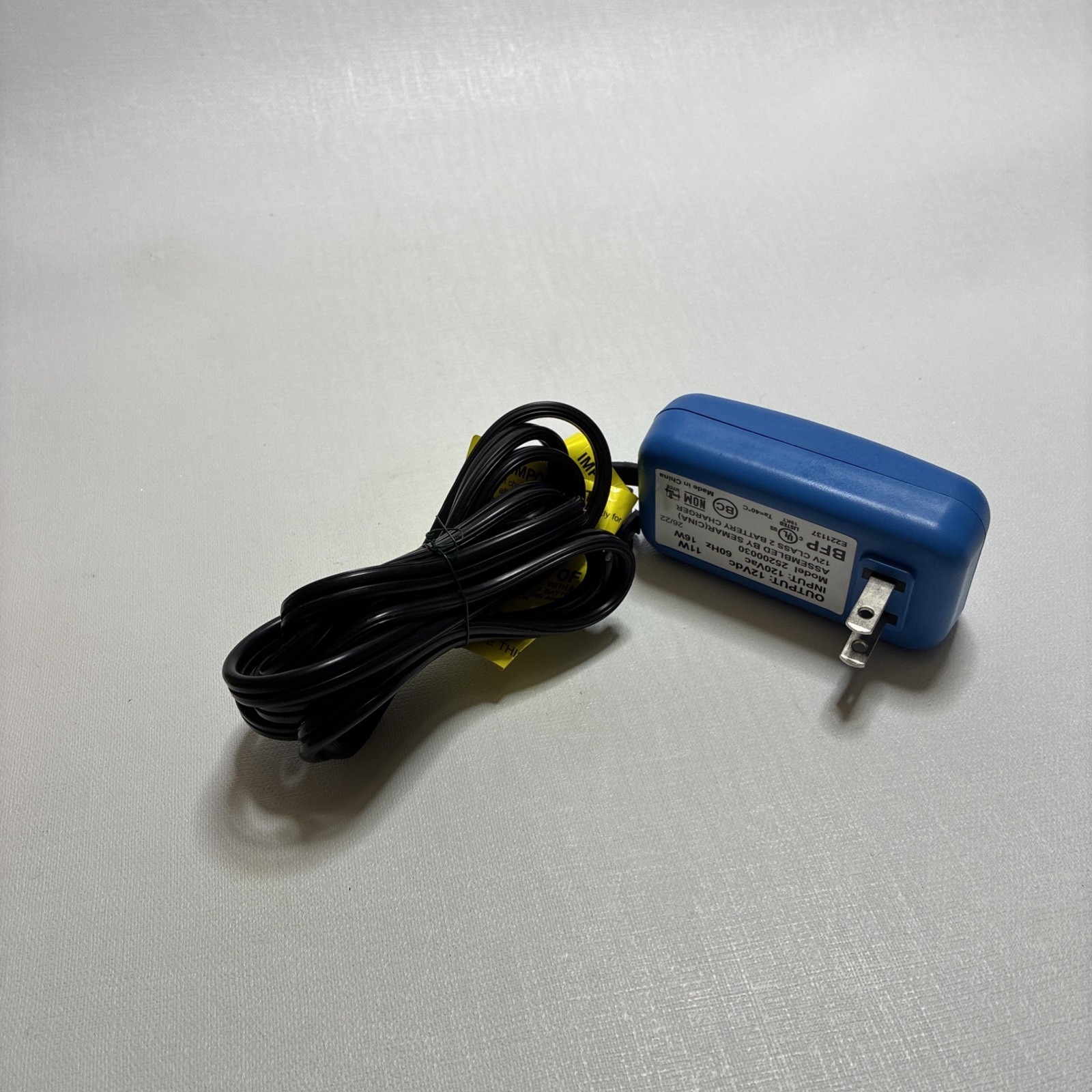 Genuine Peg-Perego 12V DC Class 2 Battery Charger Model 25200030