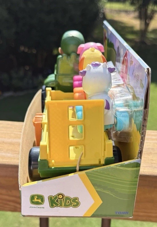 John Deere Kids Animal Sounds Wagon Ride Toy Tractor New 3 Rolling Animals