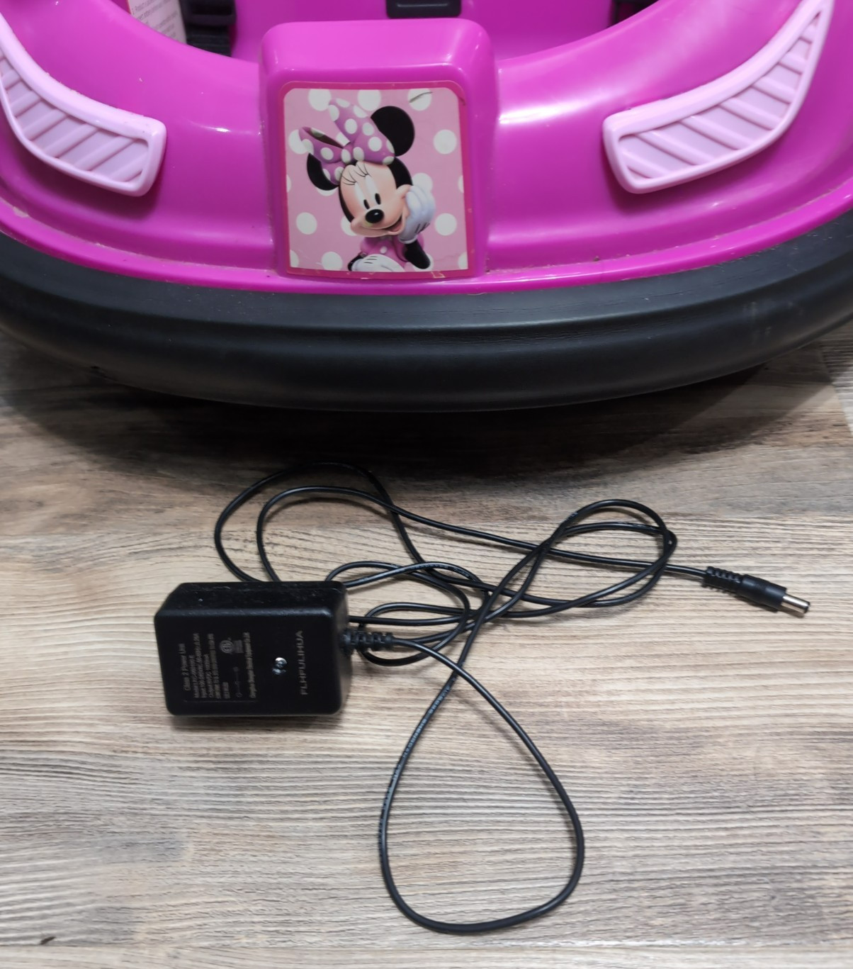 Disney’s Minnie Mouse 6V Bumper Car, Battery Powered Ride on by Flybar
