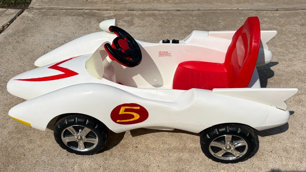 Speed Racer MACH 5, 6 volt WITH BOX electric ride on car new battery 2008 works!