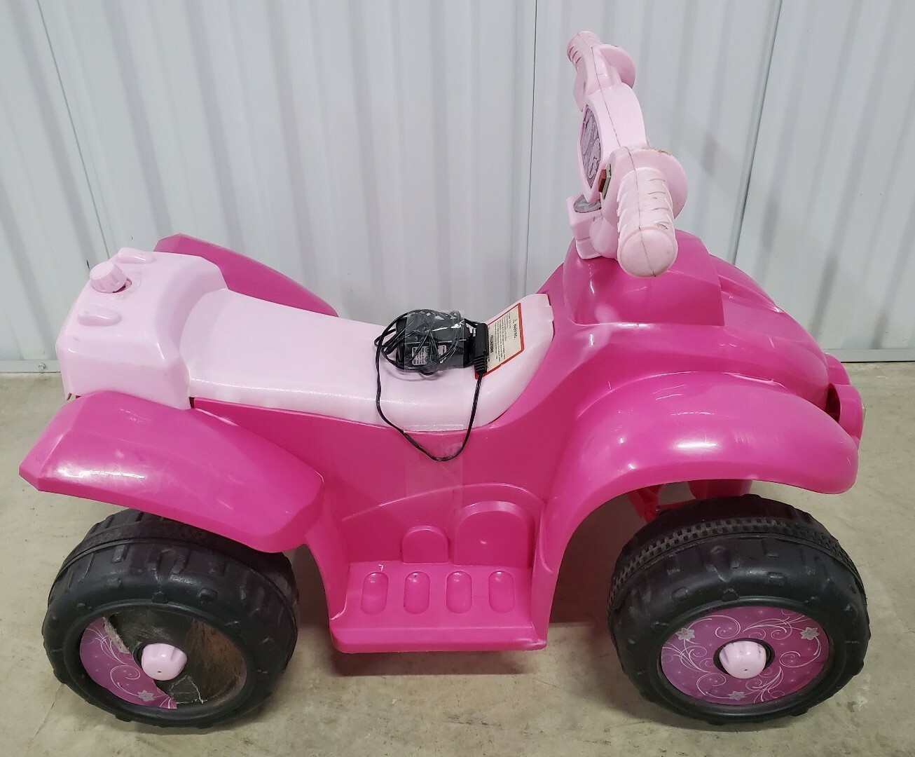 Disney Princess 6V Quad Ride-On 6 Volt Battery With Charger – Super Fun!