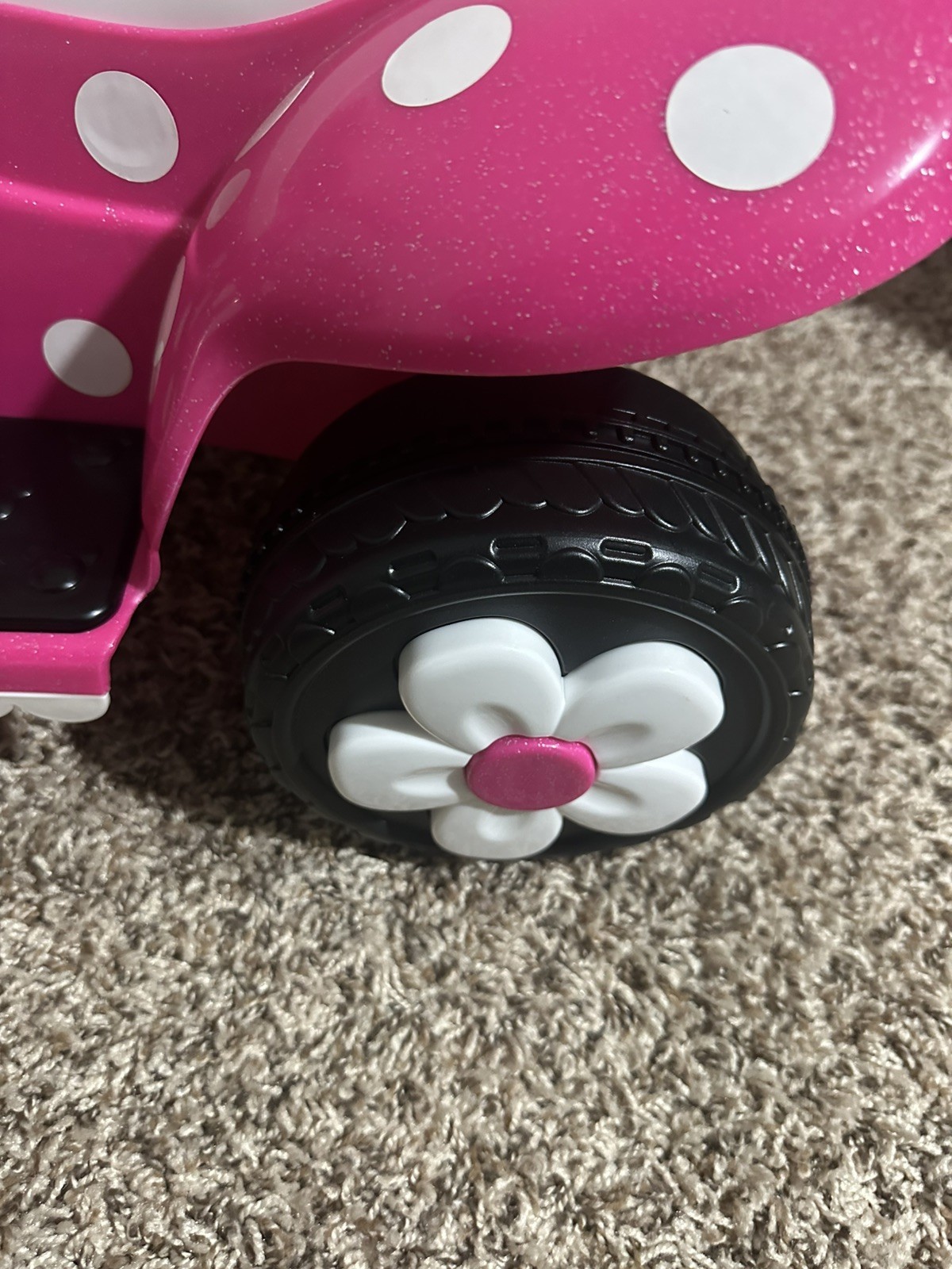 6V Minnie Mouse Quad Battery Powered Ride-on Ages 3+ Lightly Used no charger
