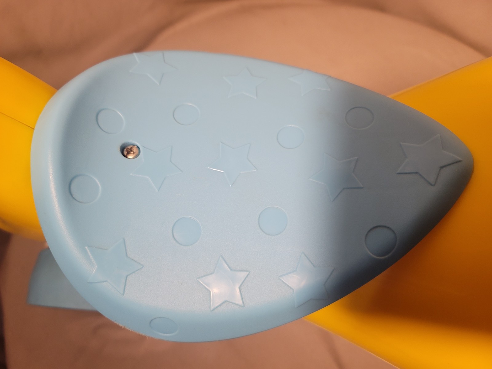 Dynacraft Baby Shark Foot to Floor Unisex Kids Ride-On Toy Age 18-36 Months Fish