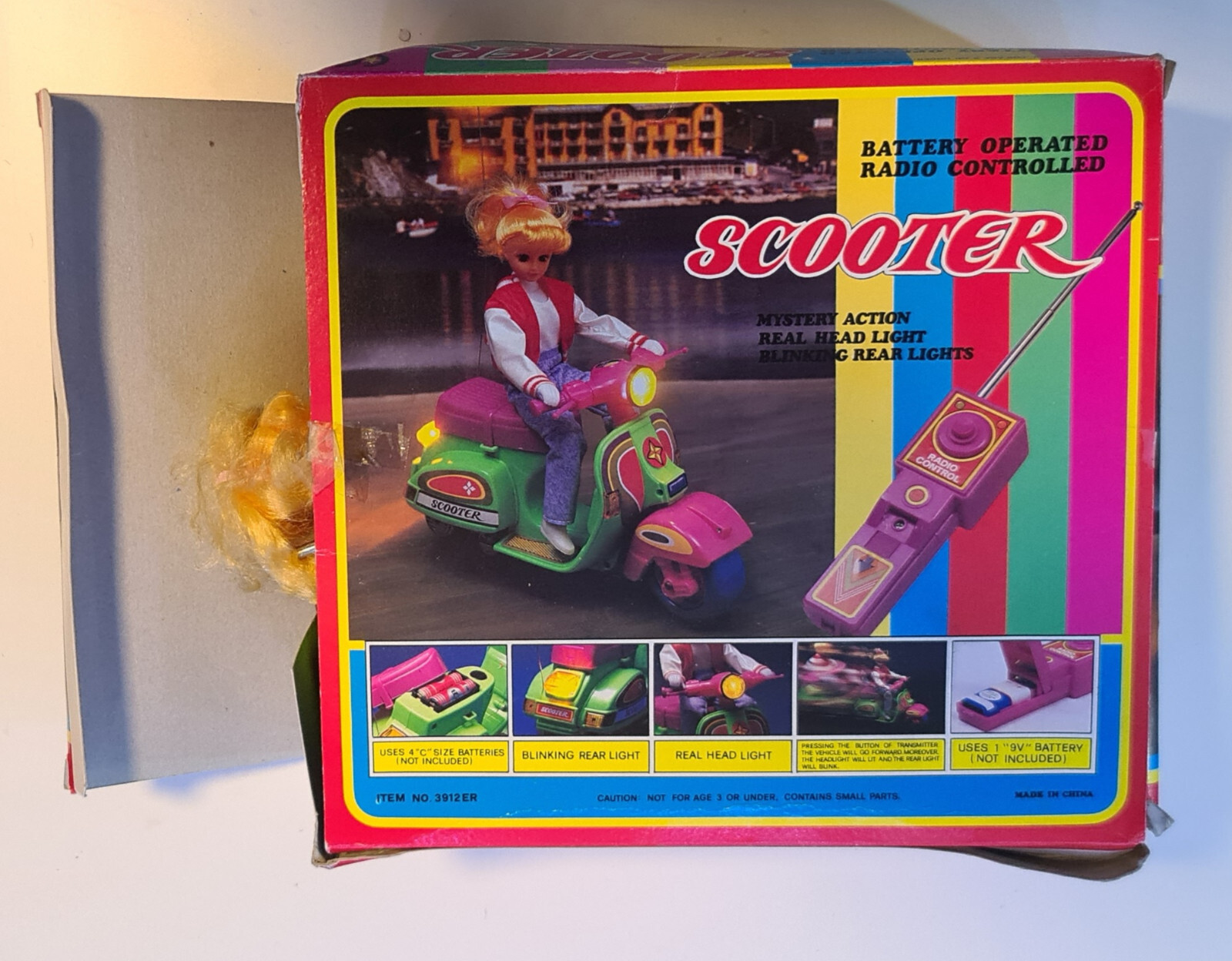 Vintage 90s Fashion Doll with Scooter UNTESTED check fotos for cond. battery op.