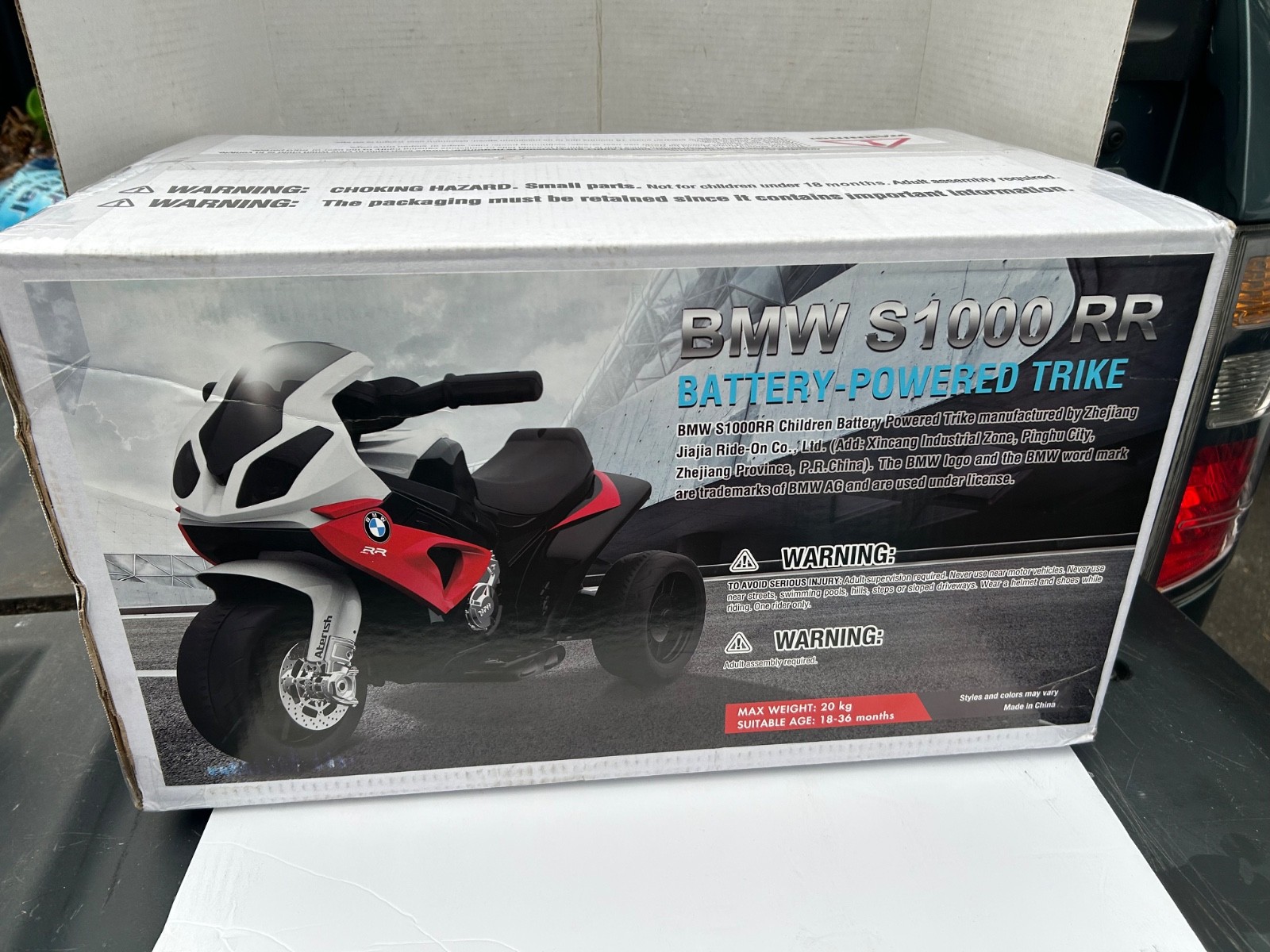 BMW S1000RR Motorcycle Ride-On, Black/Red/White NEW SEALED IN BOX