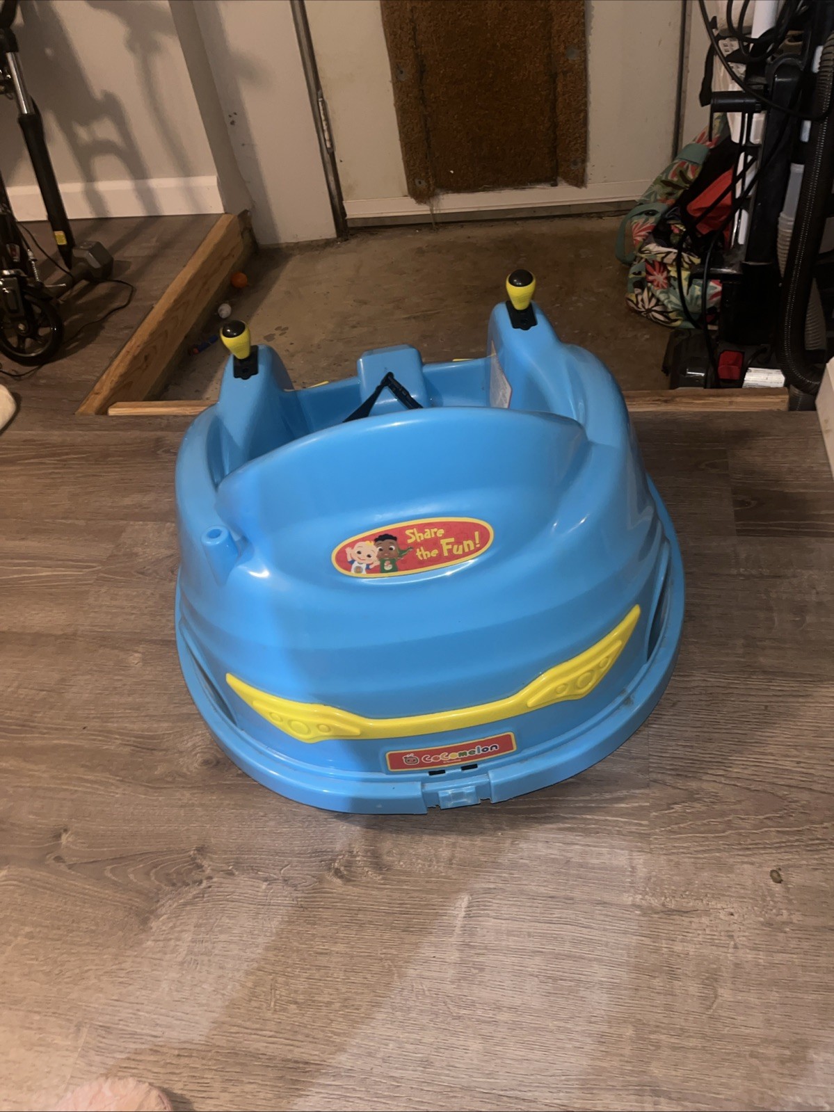 6V Bumper Car, Battery Powered, Electric Ride on for Children by Flybar
