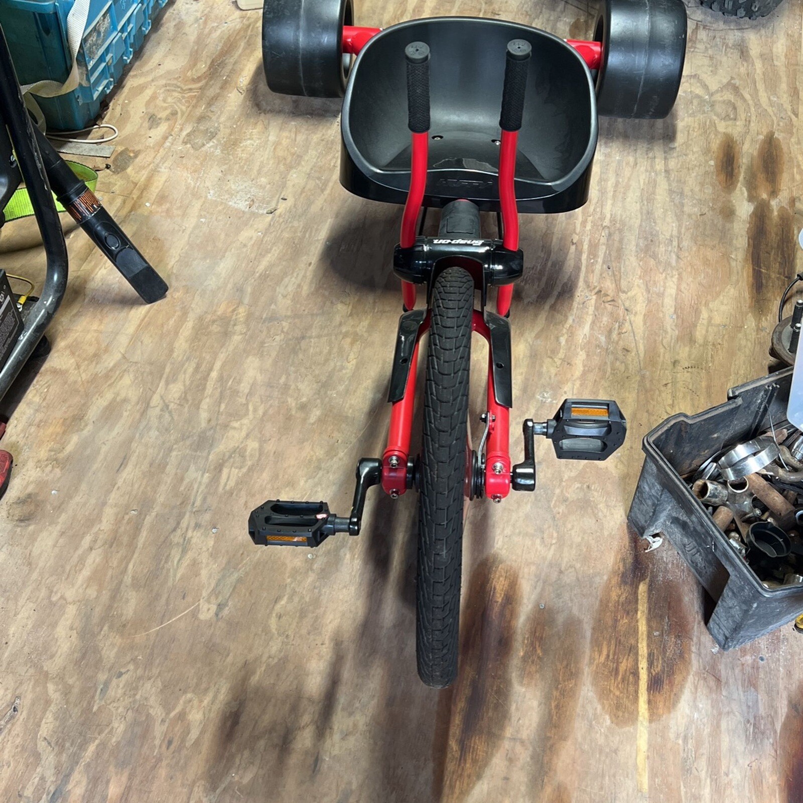 Snap-On Tools “THRILL RIDE” TRICYCLE Ride-On Scooter NEW IN ORIGINAL BOX