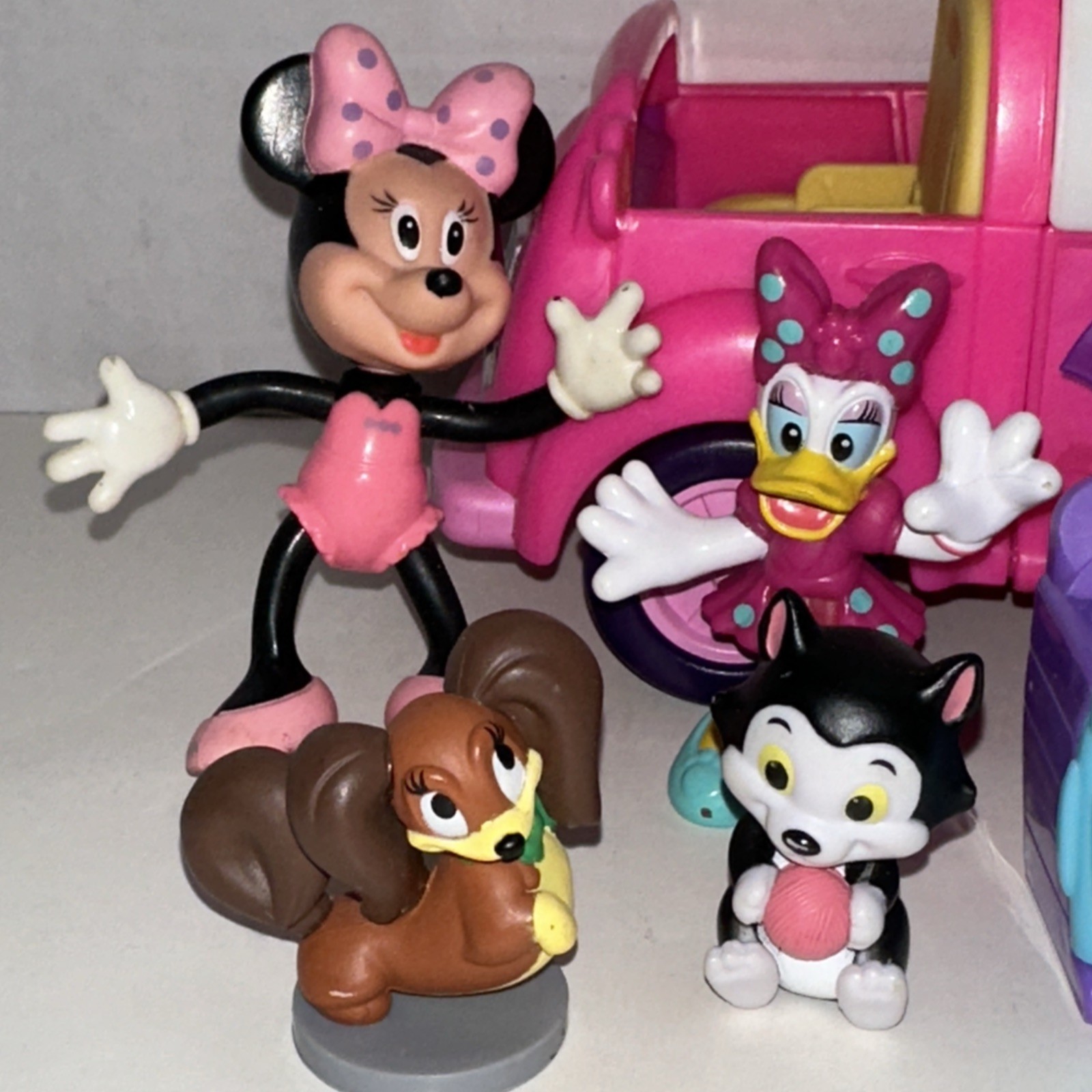 Disney Minnie Mouse Happy Helpers Van Plus Figures Pets Furniture Lot