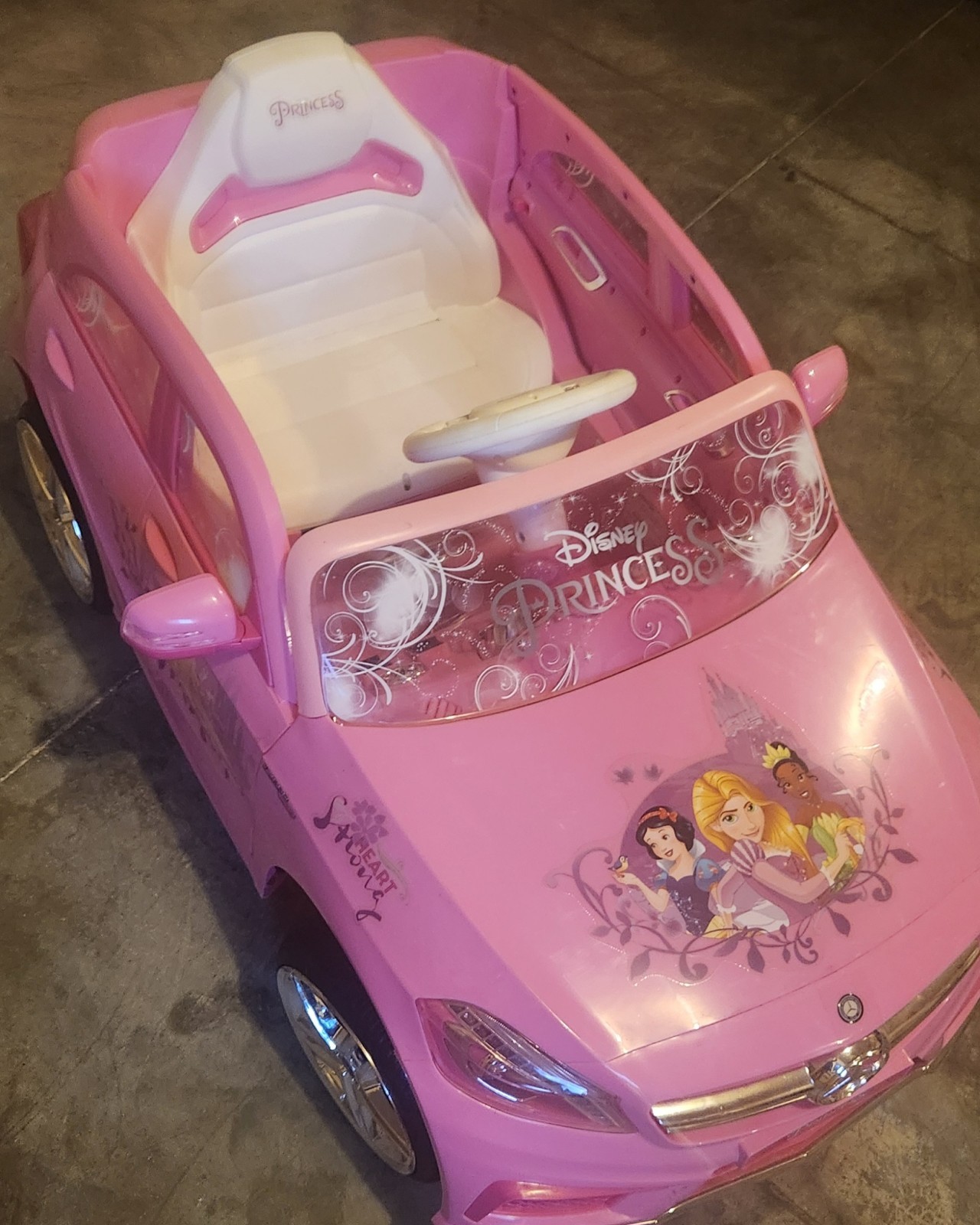 Disney Princess Mercedes-Benz 6 Volt Battery Ride On
