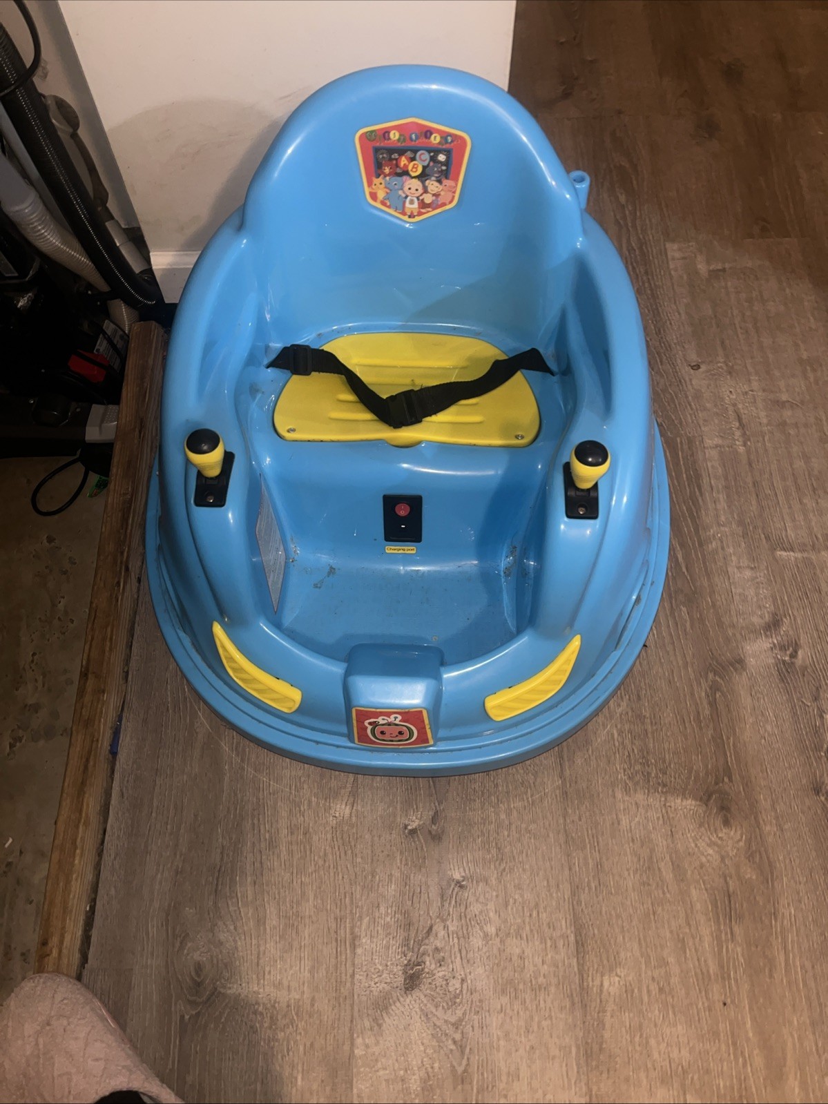 6V Bumper Car, Battery Powered, Electric Ride on for Children by Flybar
