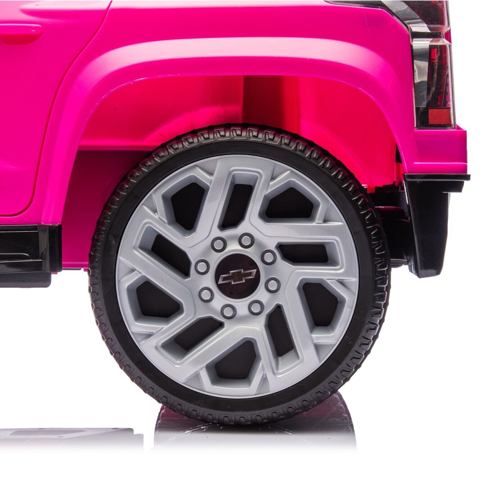 12V Licensed Chevrolet Silverado Ride on Car with Remote 4 Wheels Truck for Kids