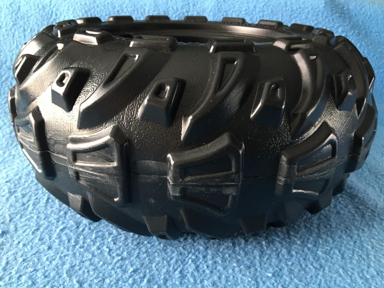 POWER WHEELS Ultimate Terrain Traction Right Tire J8472-Q801-02 NEW