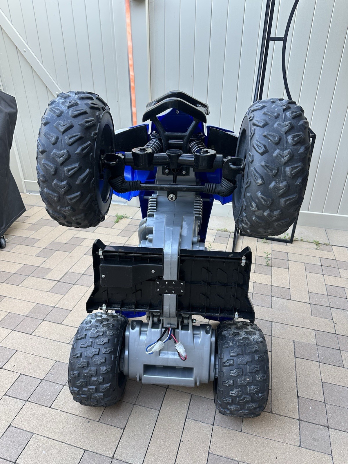 Yamaha EC-1818 Raptor ATV Battery Powered Ride-on – Blue and White
