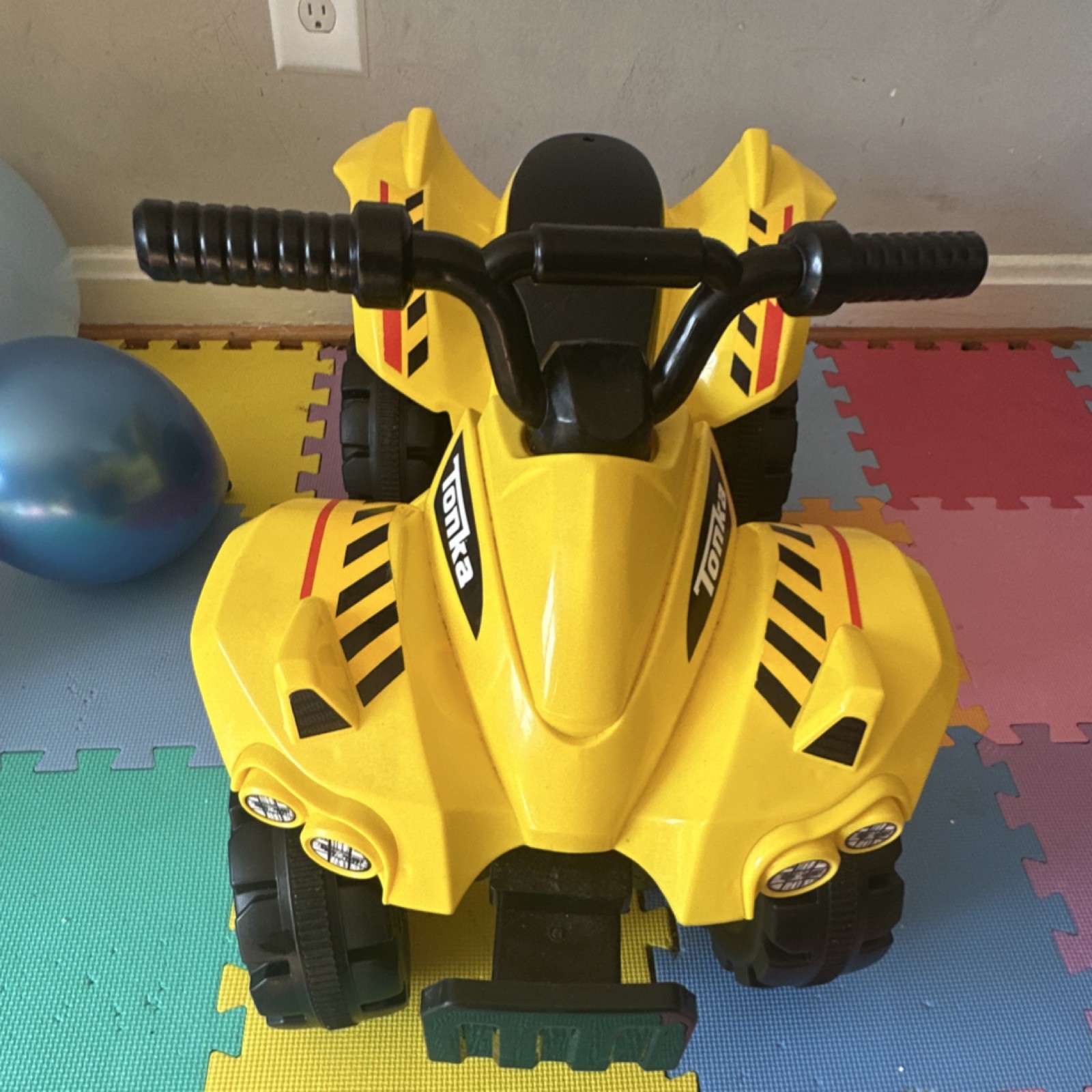 Carrito Tonka Battery Operated Ride-On ATV Yellow Model 19123 Trucks Theme 2021