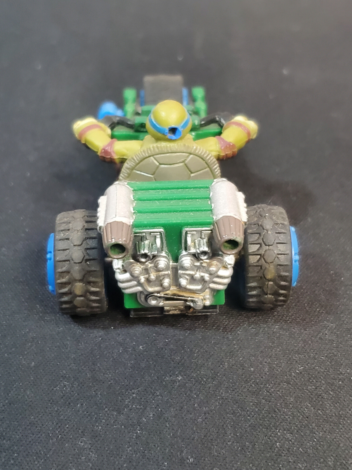 SMALL CARRERRA TEENAGE MUTANT NINJA TURTLE 6V ELECTRIC MOTORCYCLE.