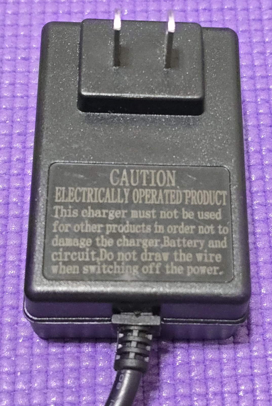 Battery Charger Power Supply Adapter Class 2 Model: SL12-12-03E Output: 12VDC 1A
