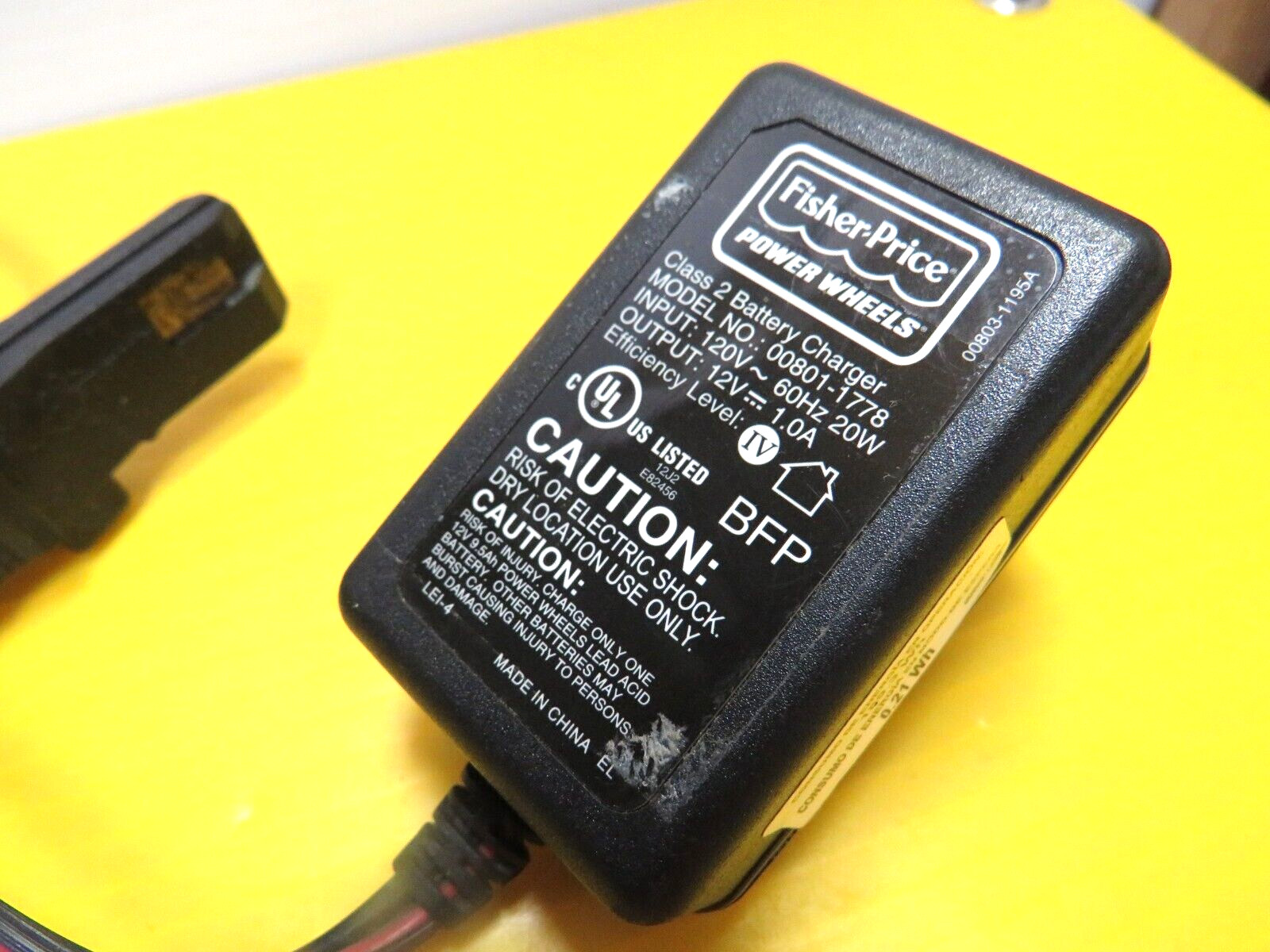 Fisher Price Power Wheels 00801-0972 Class 2 Battery Adapter Charger 12V OEM