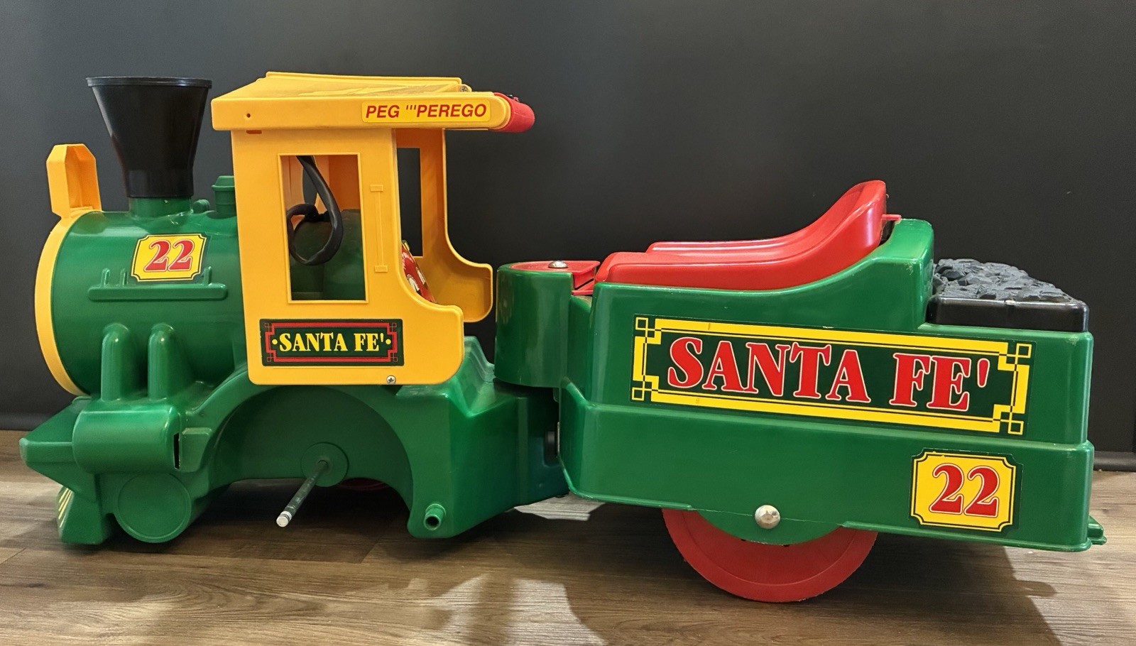 Peg Peroga Santa Fe Ride On Train Missing Wheel/pedal Not Tested No Charger