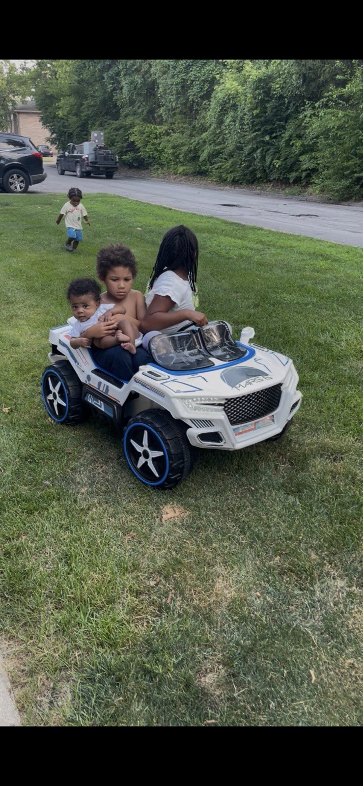 MARS 6 Kids Battery Powered Ride-On Car 2-Seater White/Blue Age 3-7 2025