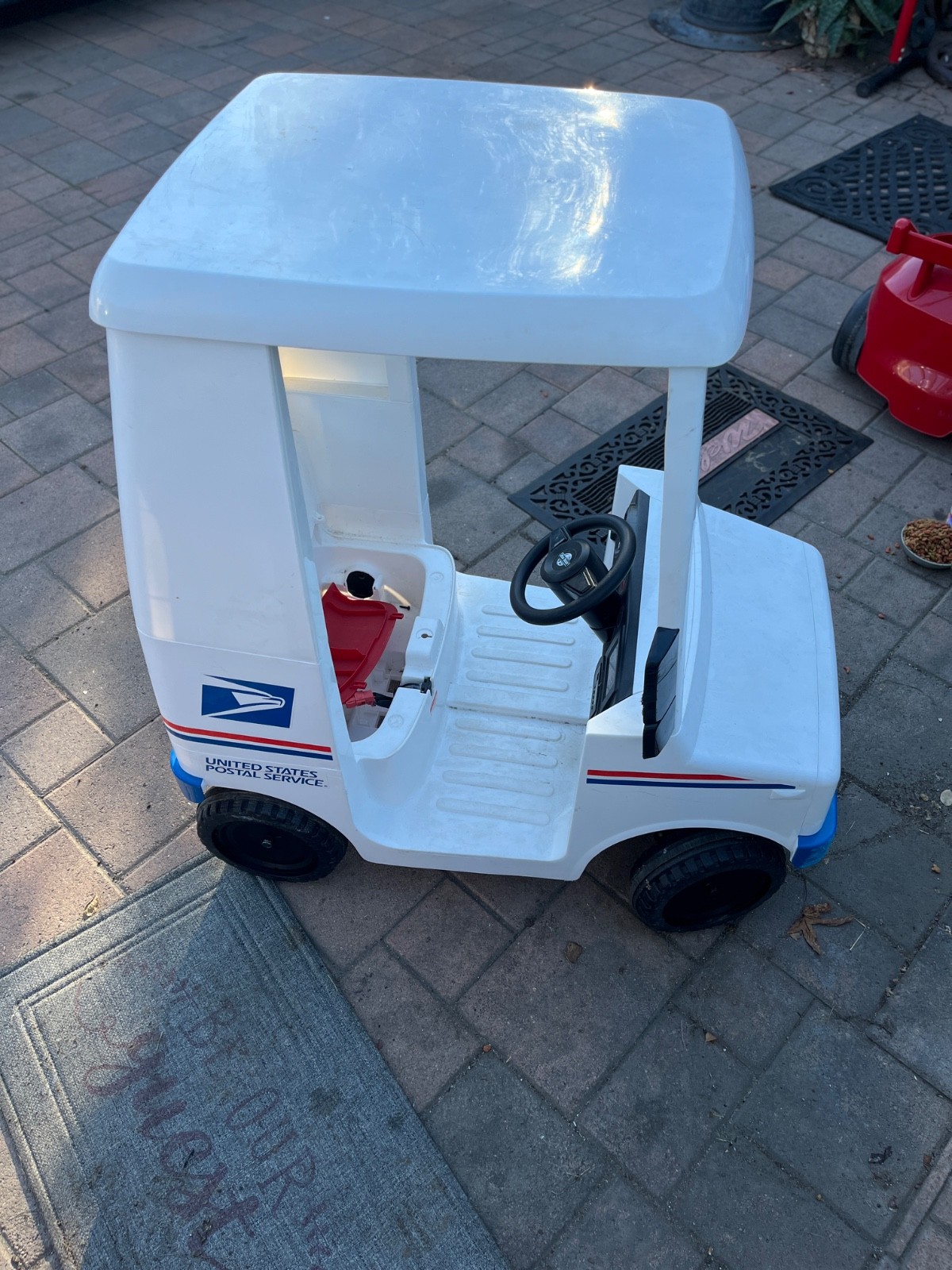 USPS Mail Truck Ride-On Toy with Rechargeable Battery