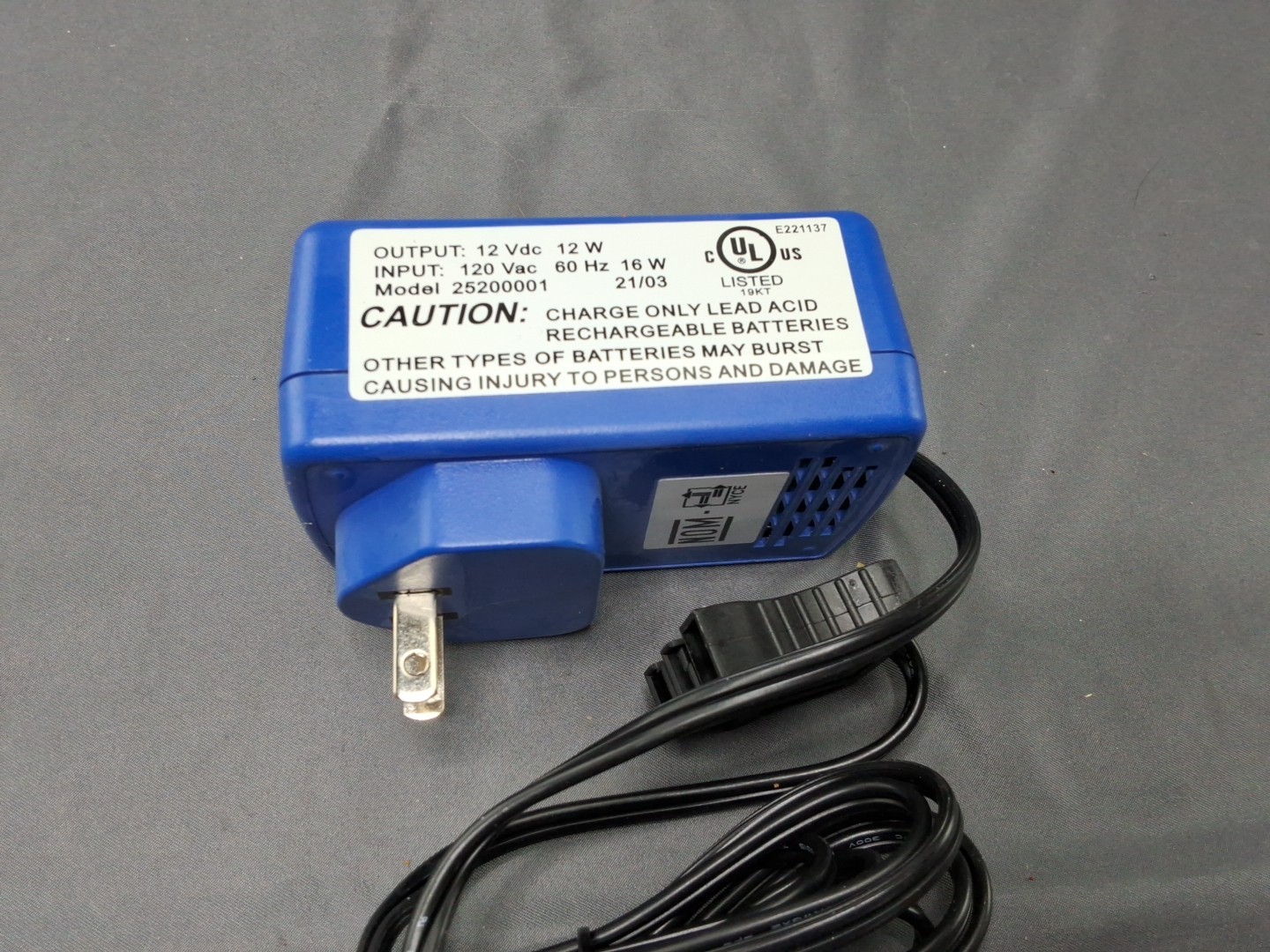 Genuine Peg Perego 12-Volt Charger Battery, 12 W, Model 25200001