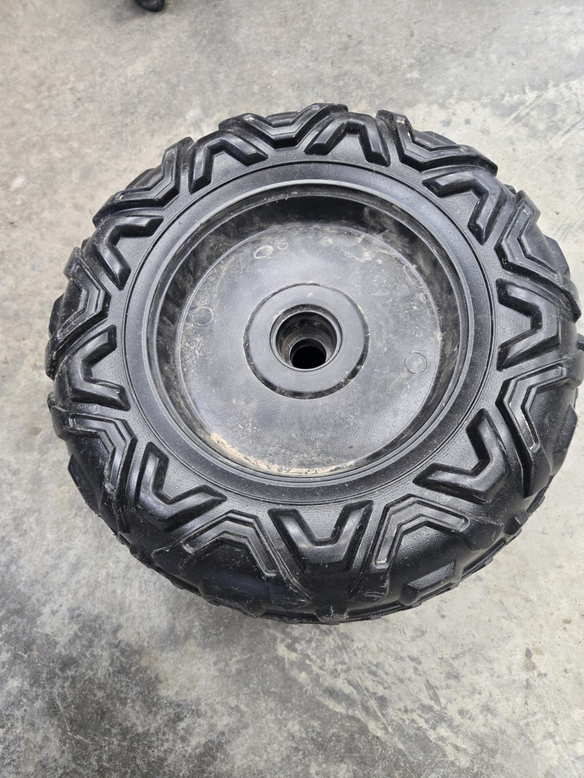 Realtree XD utv 24v Ride On Replacement Back Wheel Set Of 2