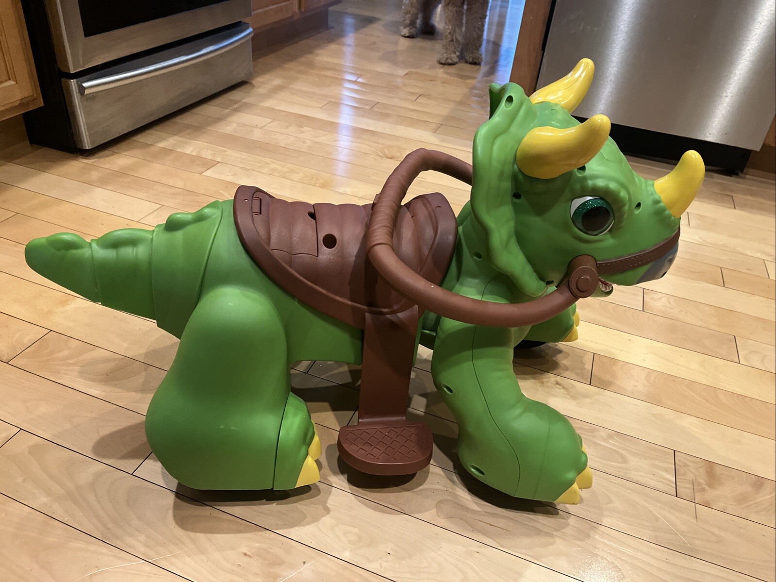 KID TRAX RIDEAMALS Dino Dinosaur Triceratops RIDE-ON TOY Rare HTF 18-30 Mths.