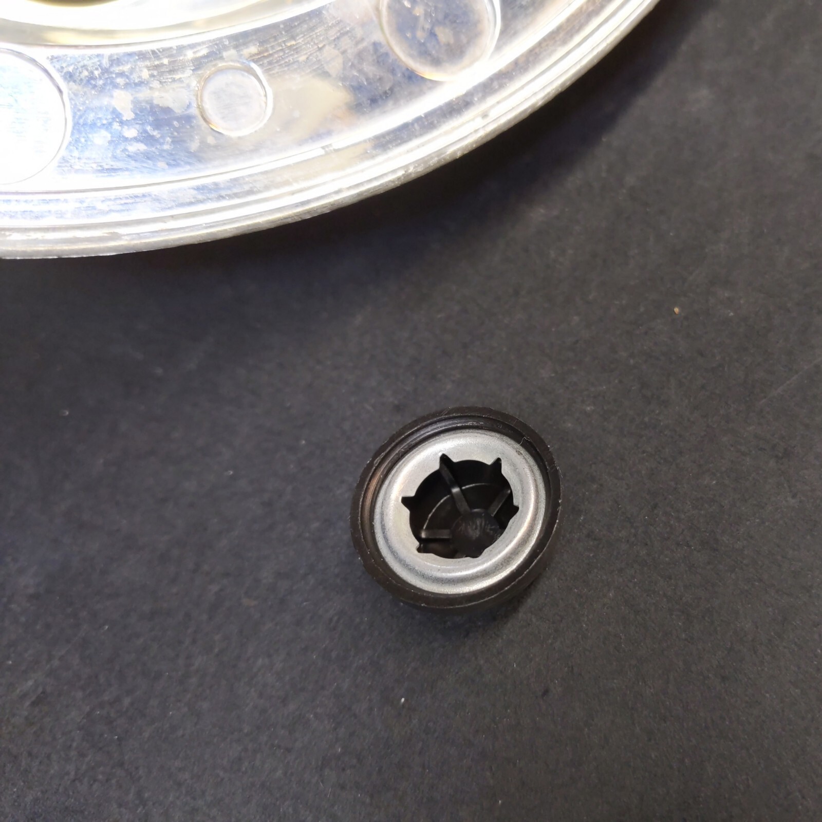 Power Wheels Arctic Cat Hubcap Center Cap and Cap Nut Retainer XTZ 1000