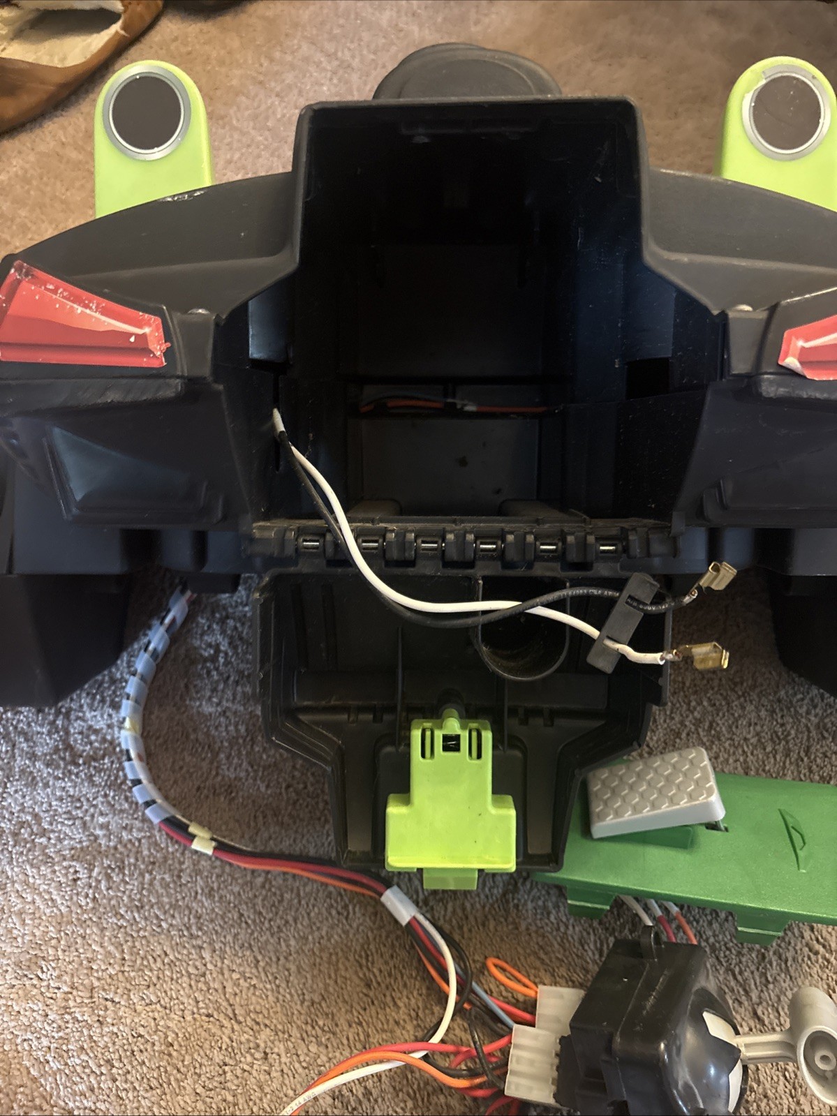 Fisher Price Power Wheels DUNE RACER EXTREME gearbox Motor With battery Housing