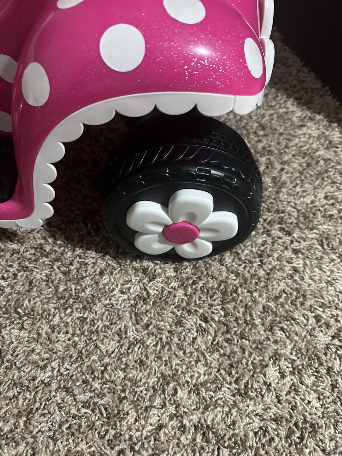 6V Minnie Mouse Quad Battery Powered Ride-on Ages 3+ Lightly Used no charger