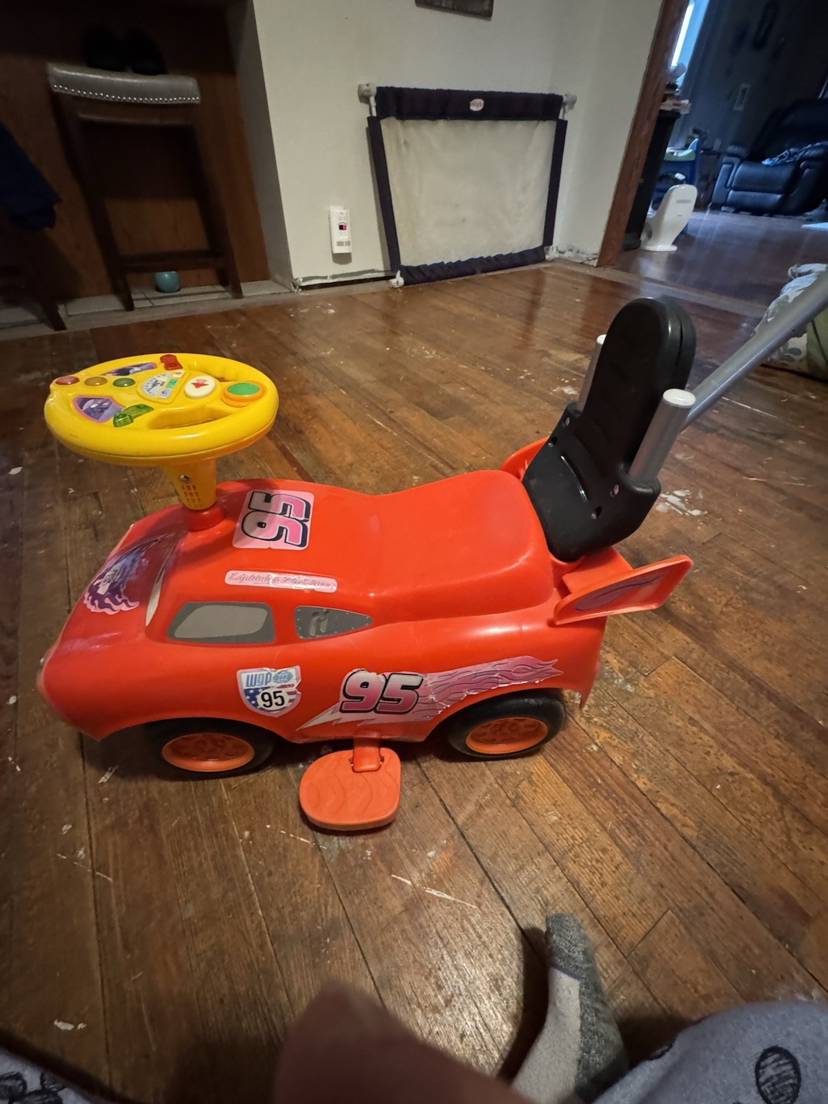 Disney Pixar Cars 3 Lightning McQueen Racing Ride On Car Or Handle To Push Child
