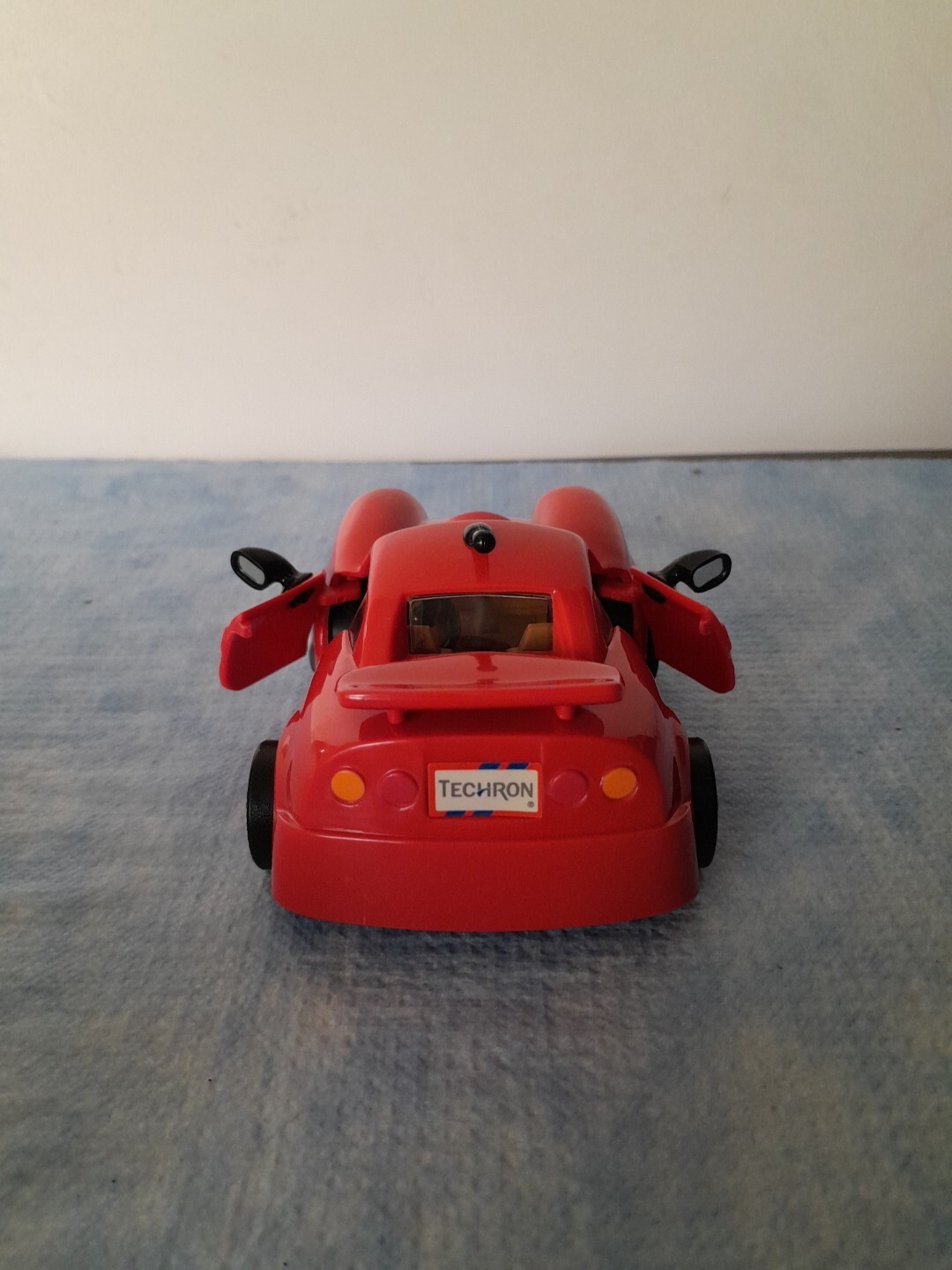 The Chevron CARS. Tony Turbo. Features Eyes move side to side & doors Swing…